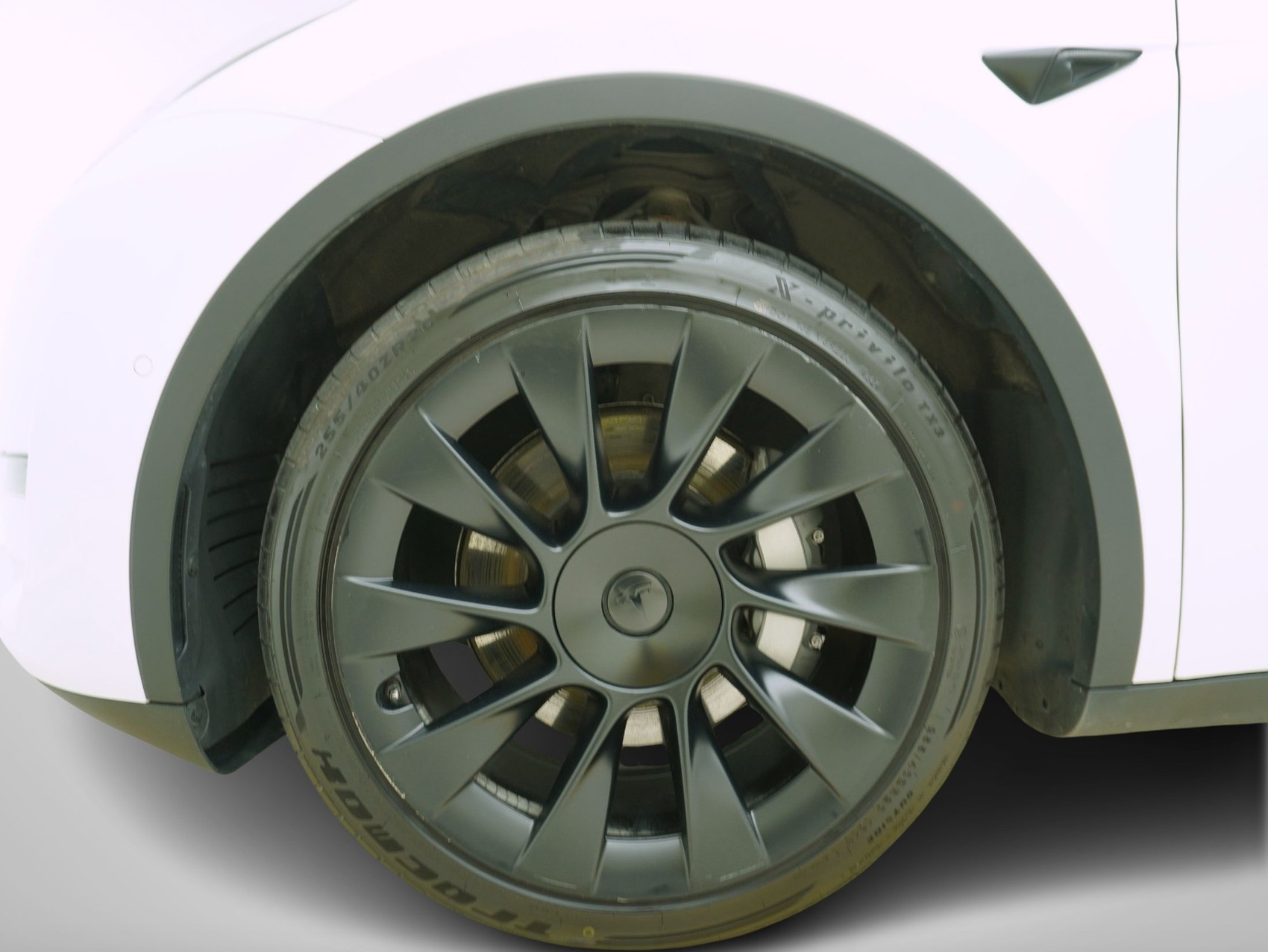 TESLA Model Y Long Range Dual AWD-image-6