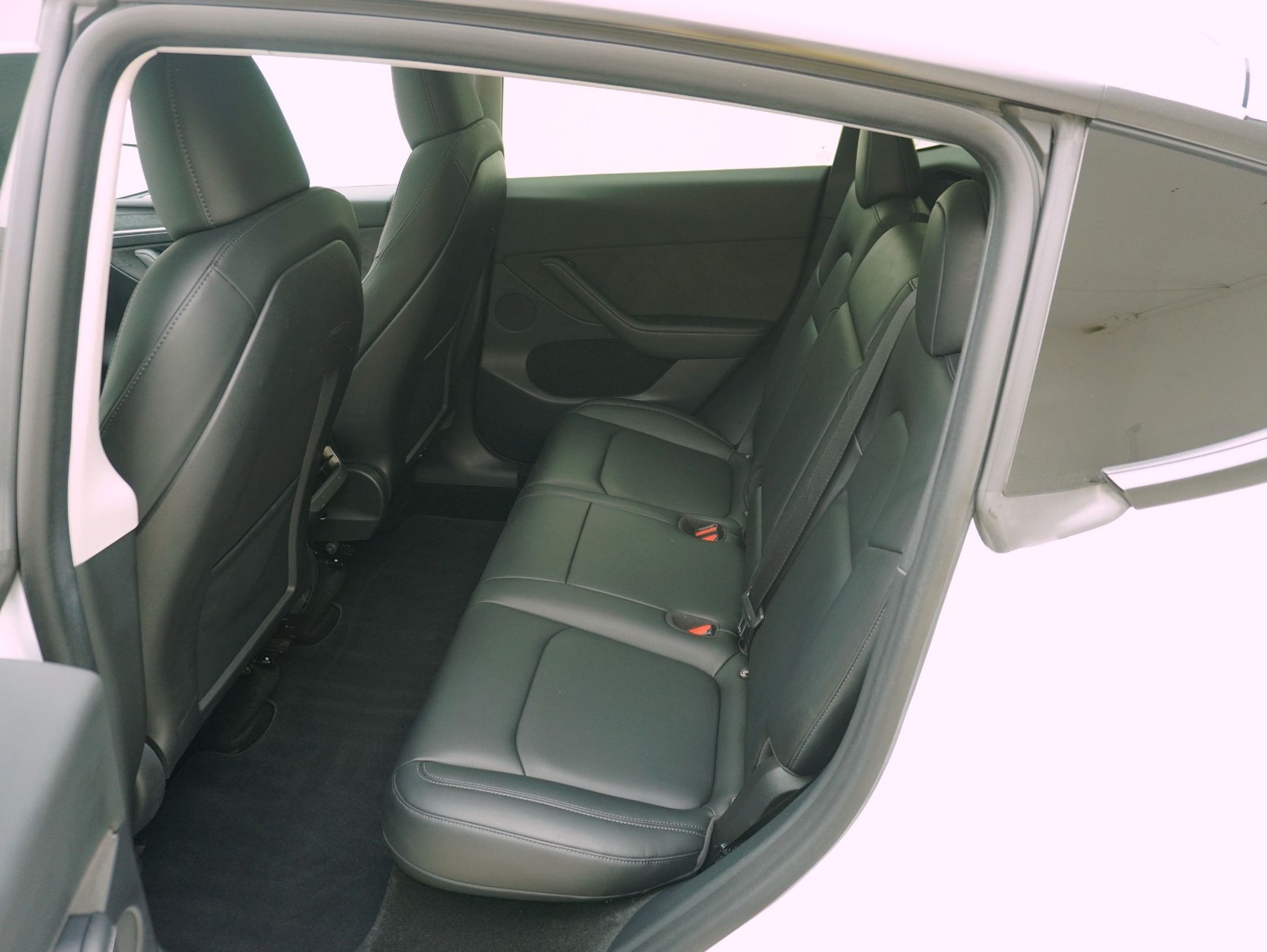 TESLA Model Y Long Range Dual AWD-image-11
