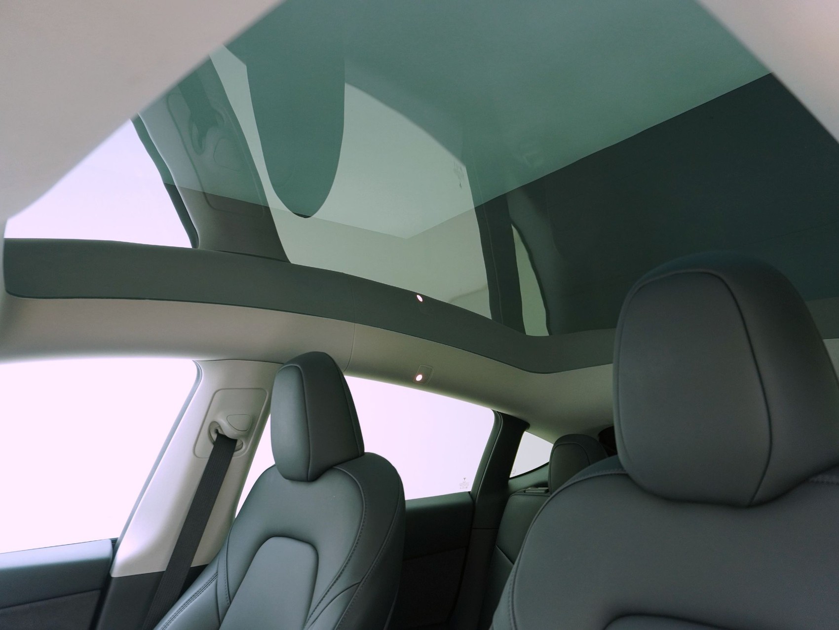 TESLA Model Y Long Range Dual AWD-image-9