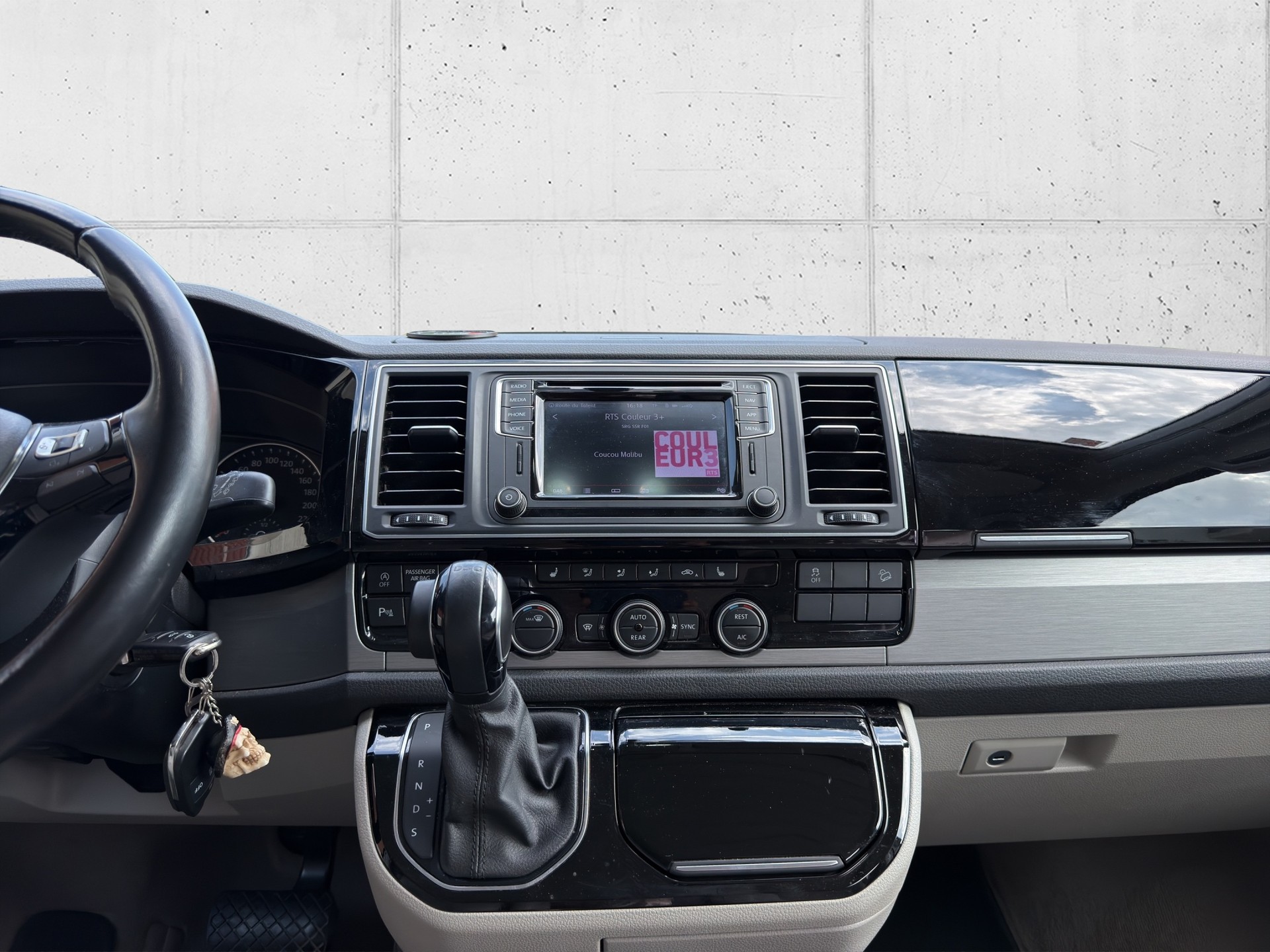 VW T6 California 2.0 Bi-TDI Ocean GREY 4Motion DSG-image-17