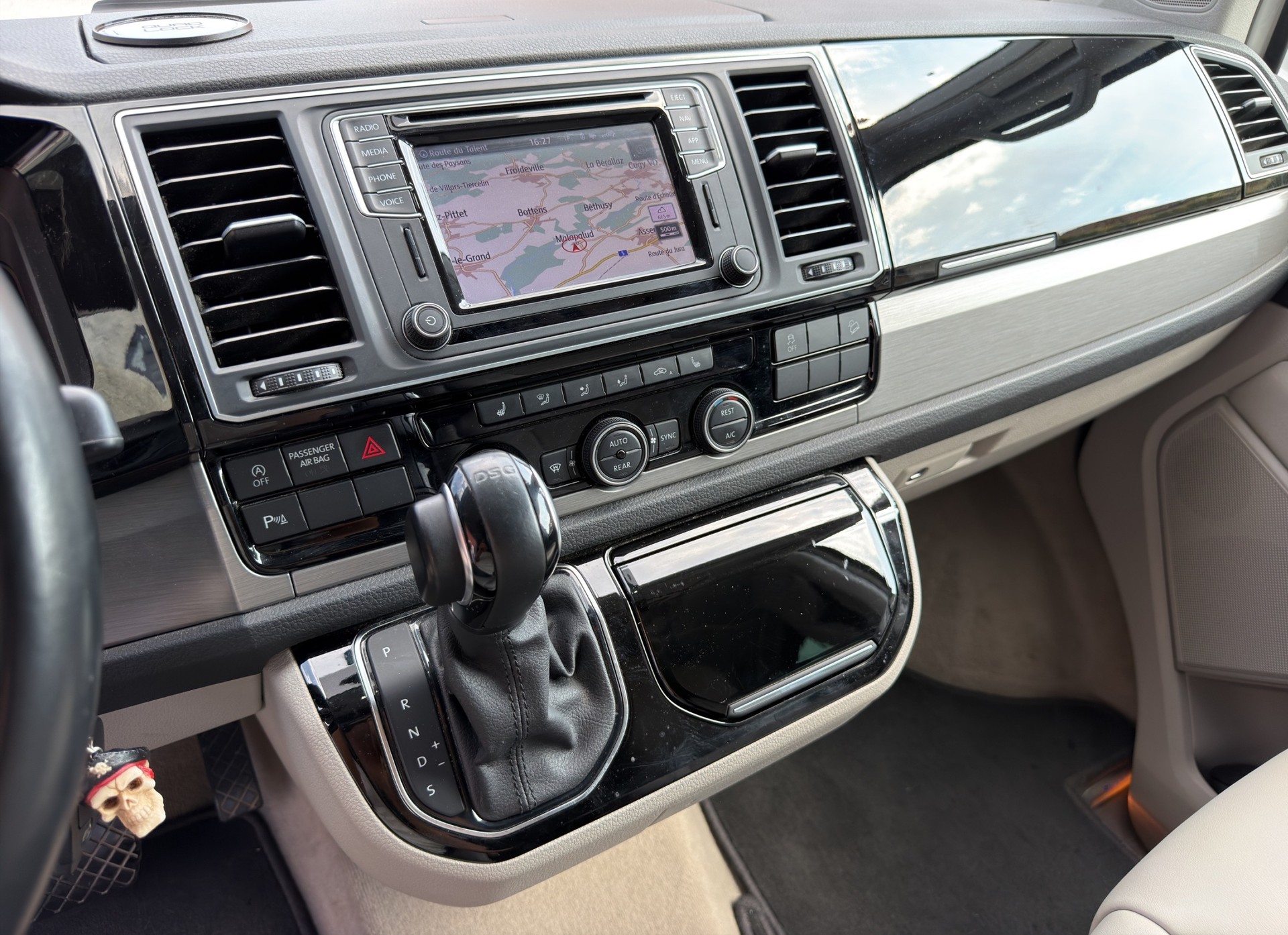 VW T6 California 2.0 Bi-TDI Ocean GREY 4Motion DSG-image-18