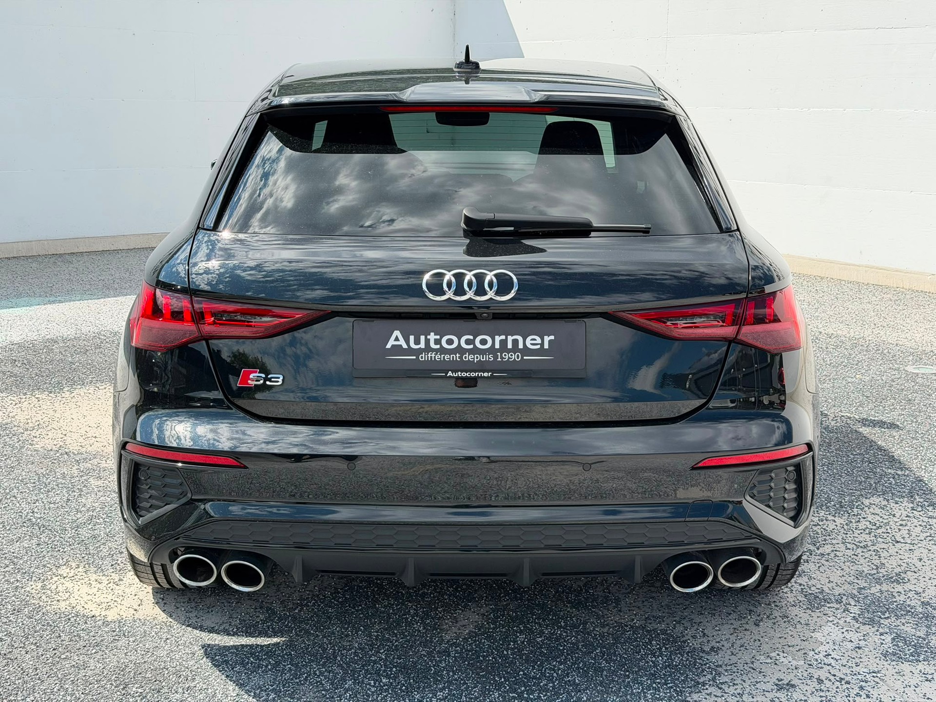 AUDI S3 Sportback 2.0 TFSI quattro S-tronic-showroom-element-2