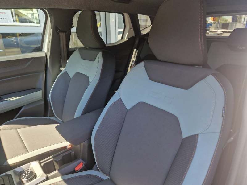 DACIA Duster 1.2 Hybrid Extreme 4WD-image-4