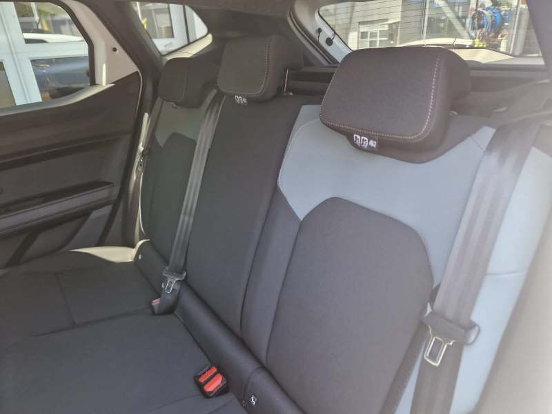 DACIA Duster 1.2 Hybrid Extreme 4WD-image-11