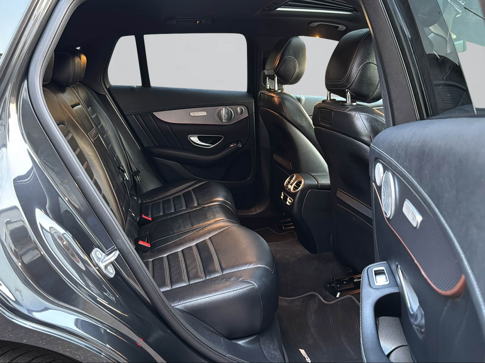 MERCEDES-BENZ EQC 400 AMG Line 4Matic-image-11