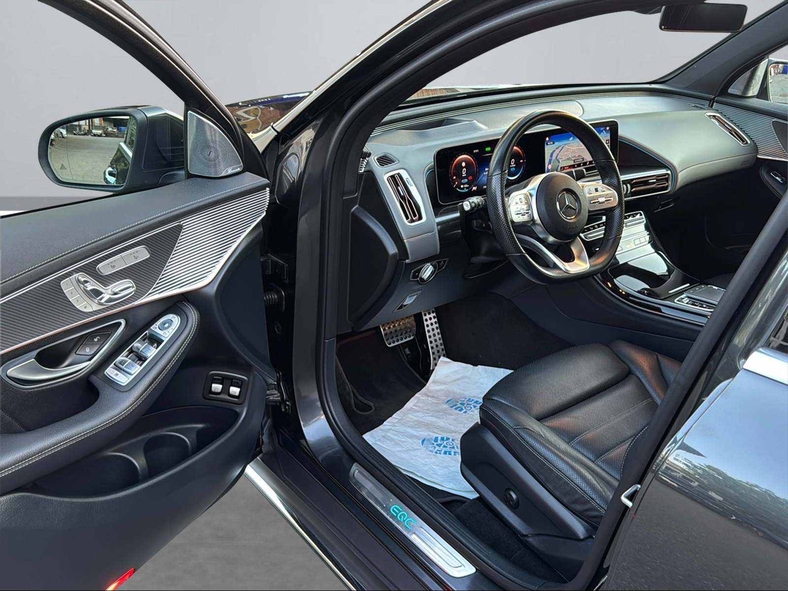 MERCEDES-BENZ EQC 400 AMG Line 4Matic-image-9