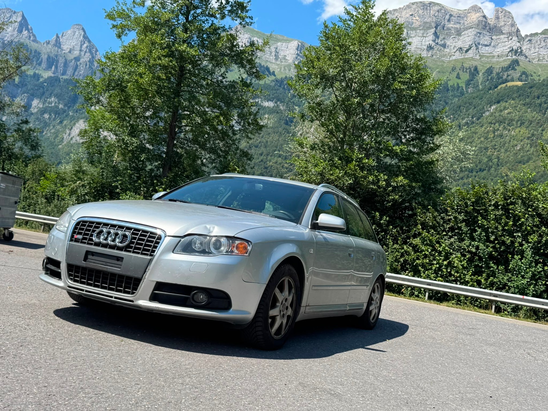 AUDI A4 Avant 2.0 Turbo FSI quattro S-LINE-image-2
