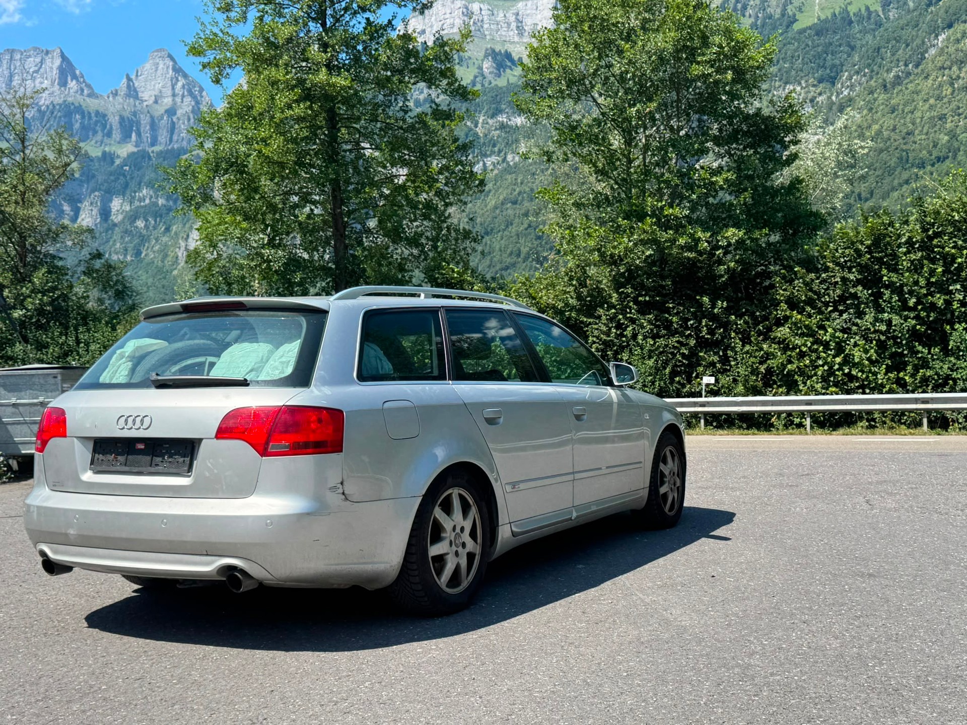 AUDI A4 Avant 2.0 Turbo FSI quattro S-LINE-image-6