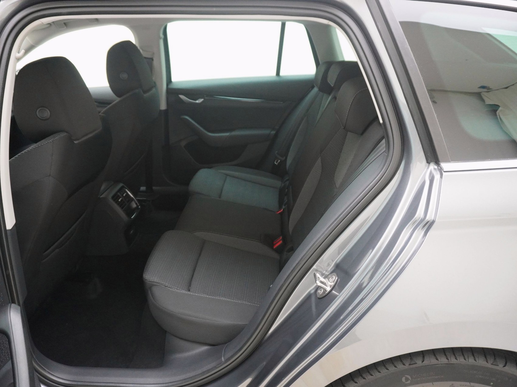 SKODA Octavia 2.0 TSI Selection-Loft 4x4 DSG-image-14
