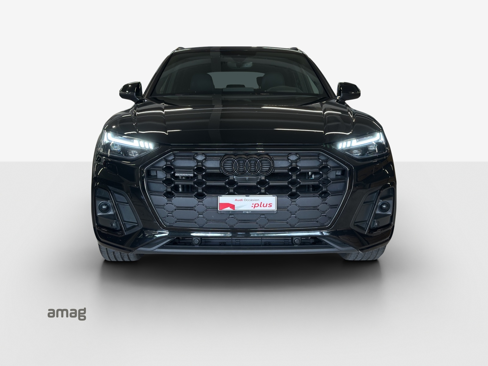 AUDI Q5 40 TDI Black Edition quattro S-tronic-image-6