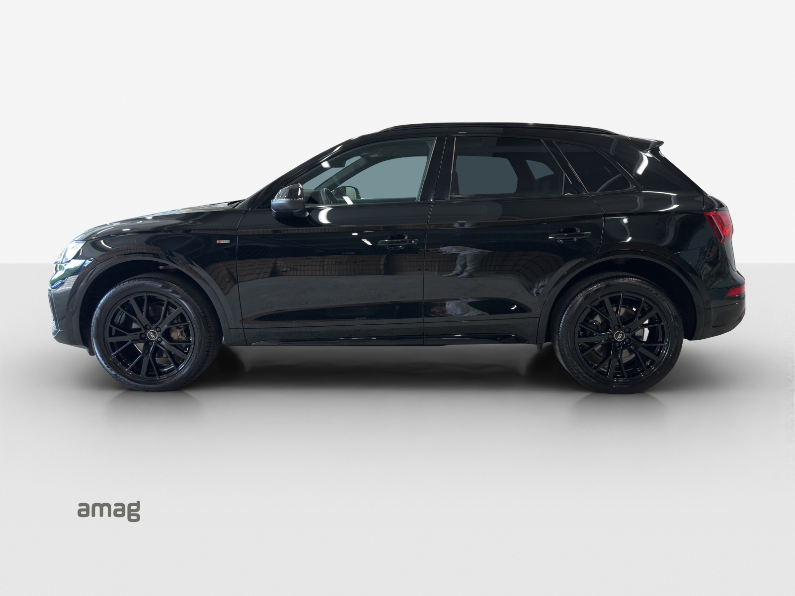 AUDI Q5 40 TDI Black Edition quattro S-tronic-image-1