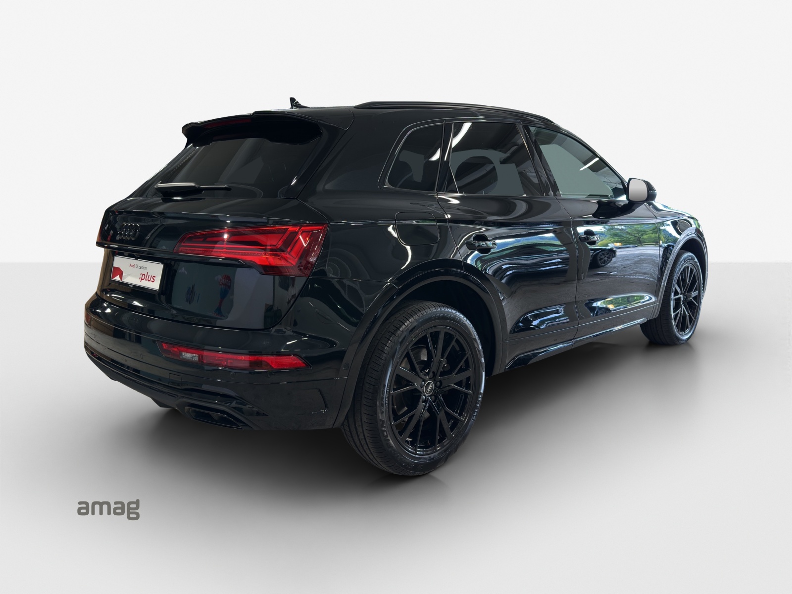 AUDI Q5 40 TDI Black Edition quattro S-tronic-image-4