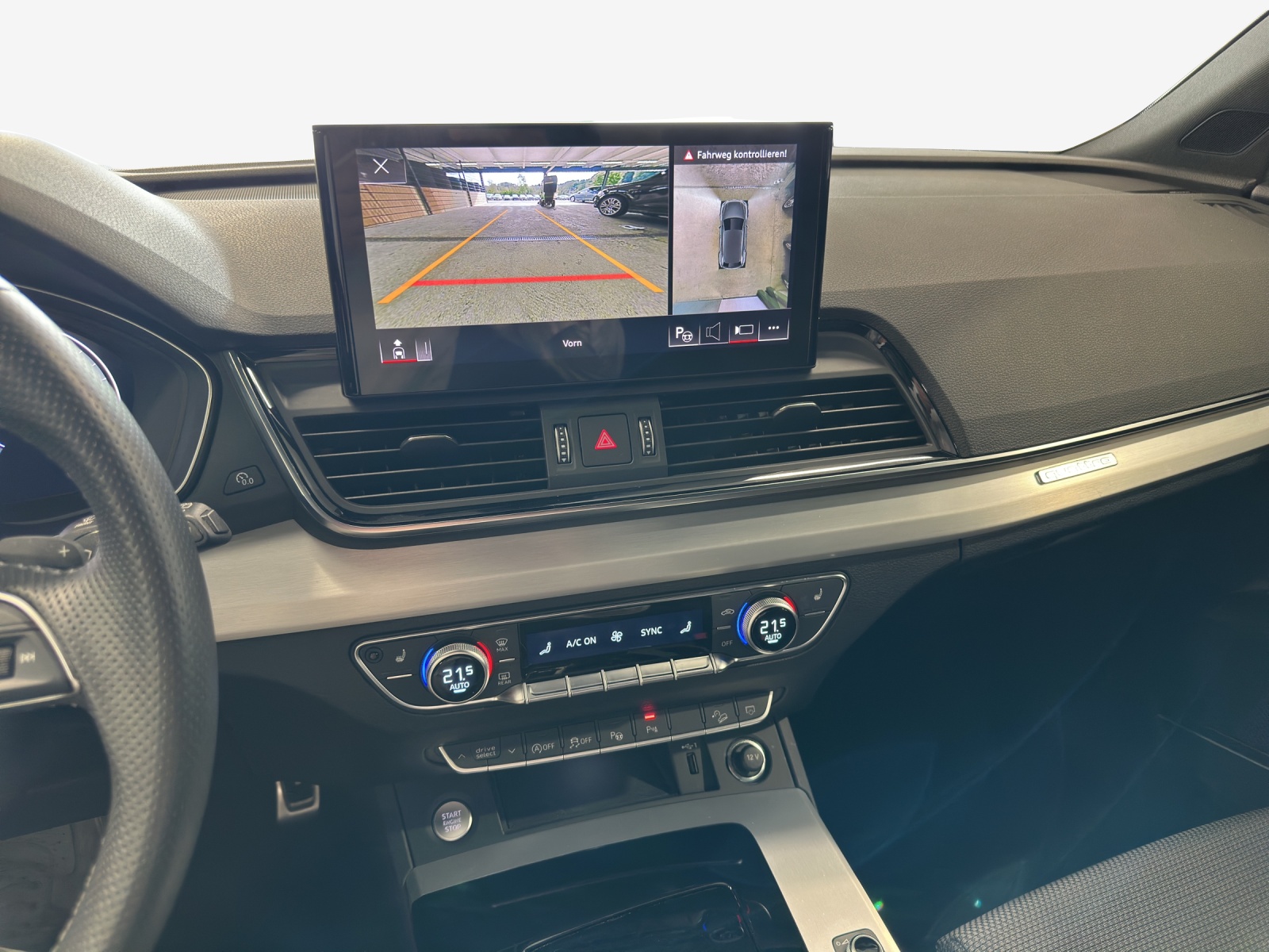 AUDI Q5 40 TDI Black Edition quattro S-tronic-image-10