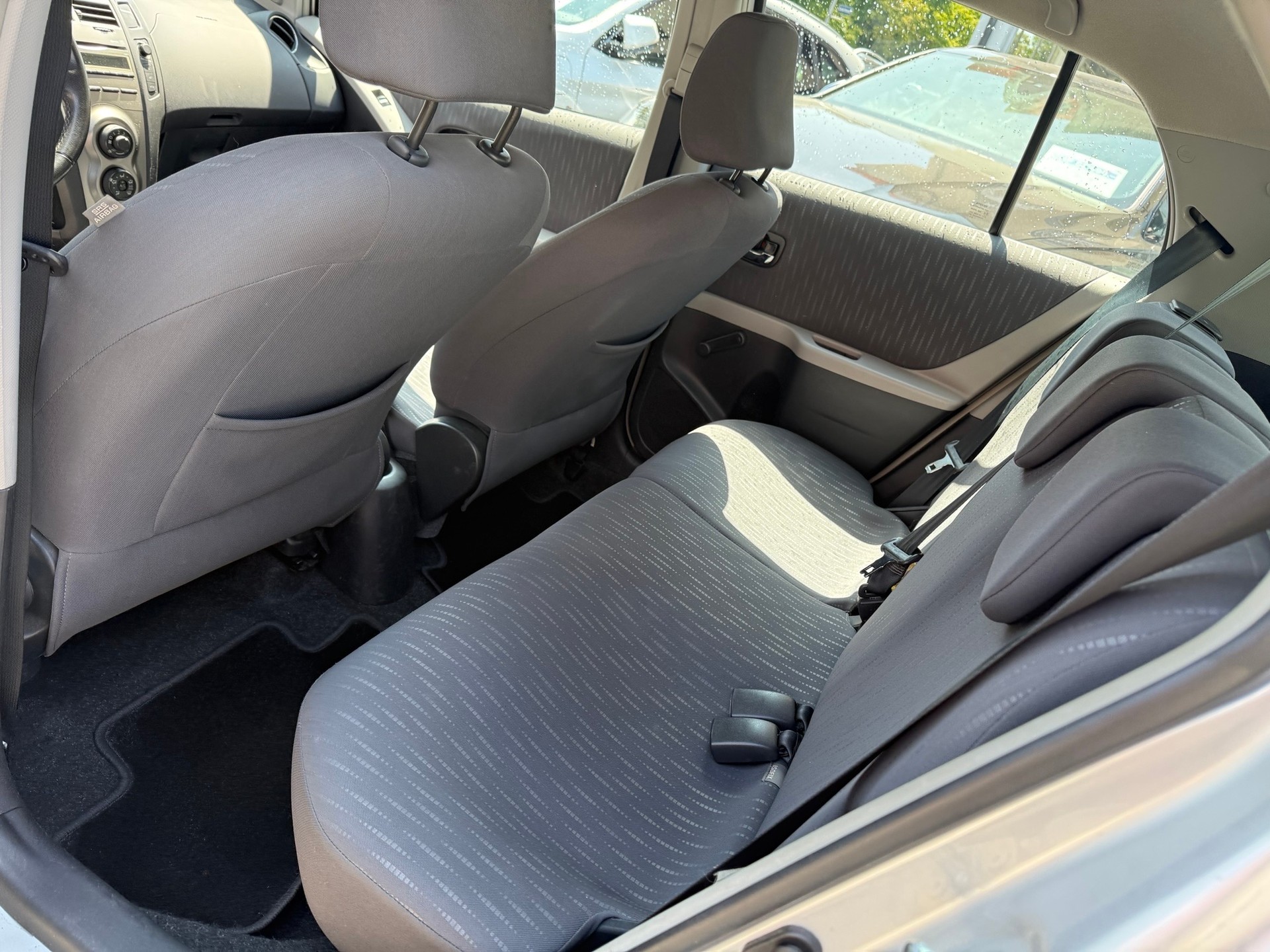 TOYOTA Yaris 1.33 S-image-13