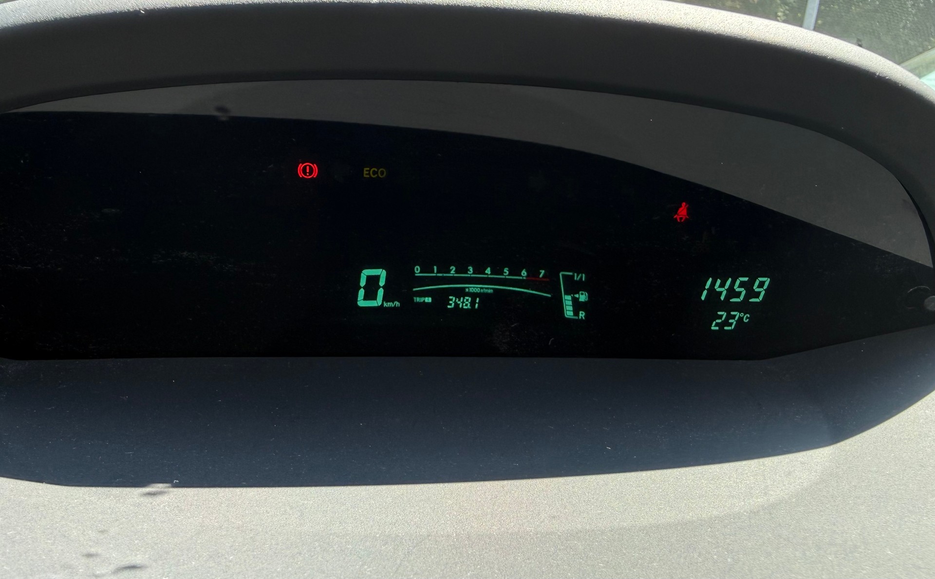 TOYOTA Yaris 1.33 S-image-8