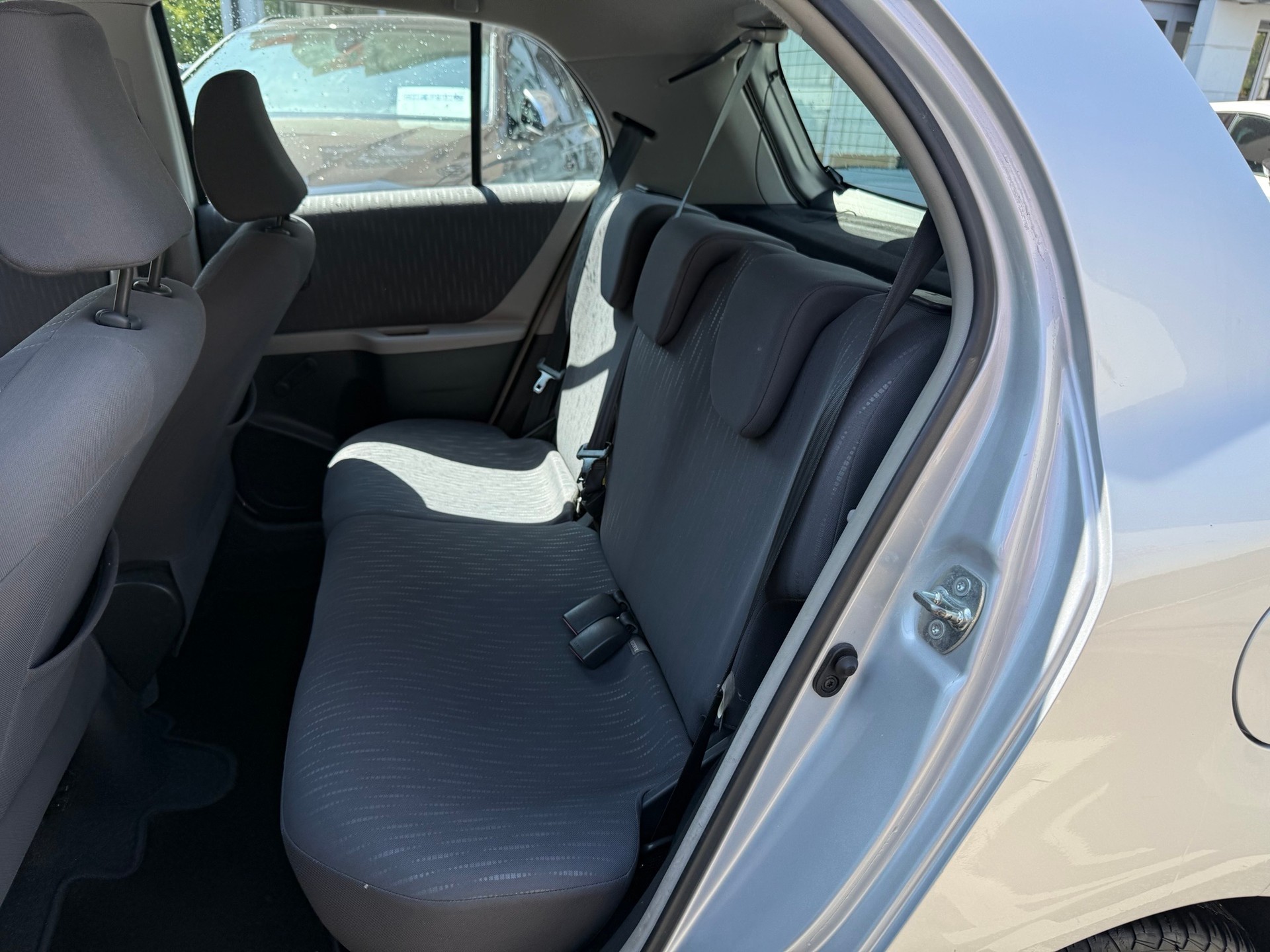 TOYOTA Yaris 1.33 S-image-14