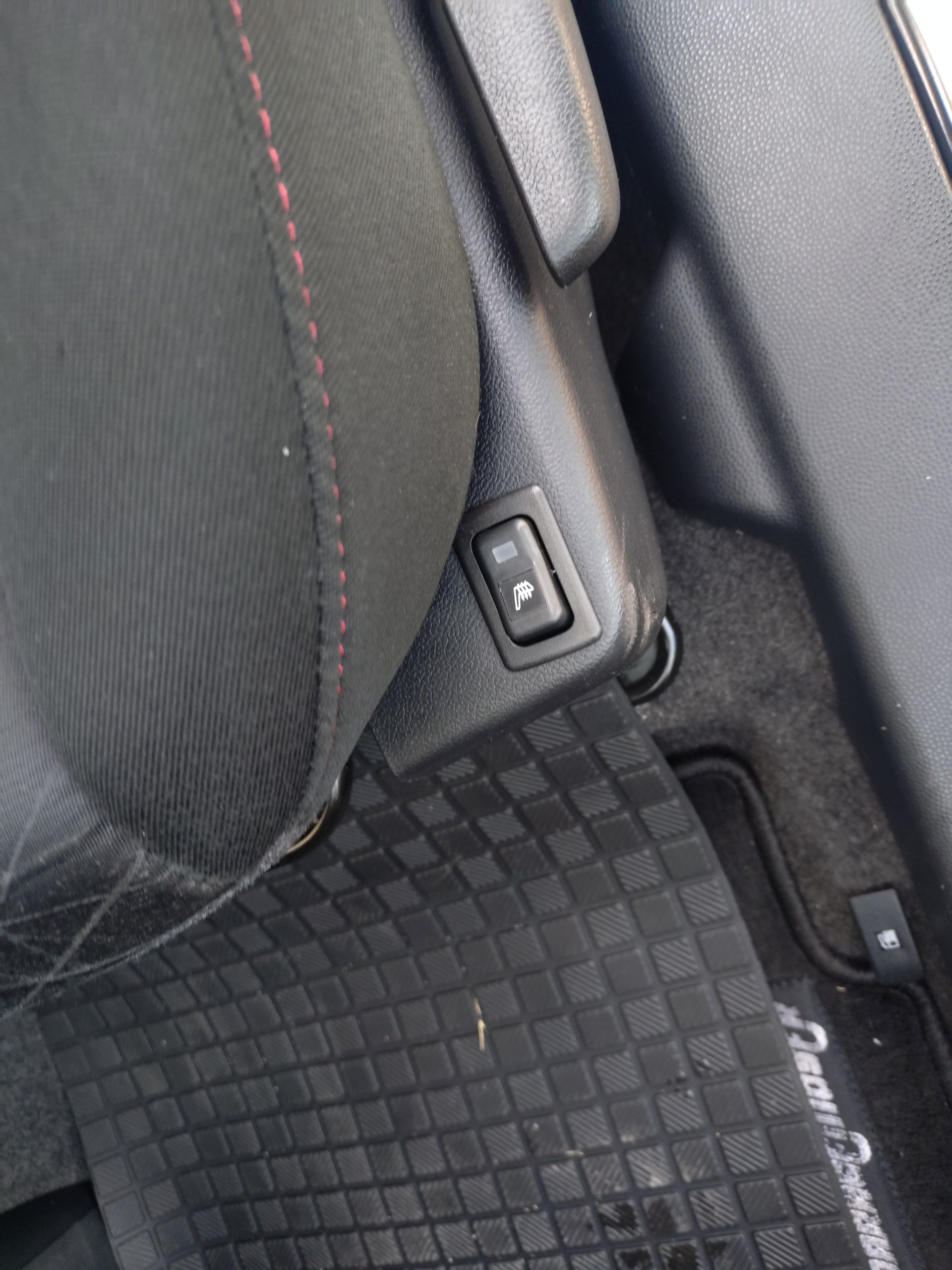 MAZDA 2 1.3i 16V Exclusive-image-11
