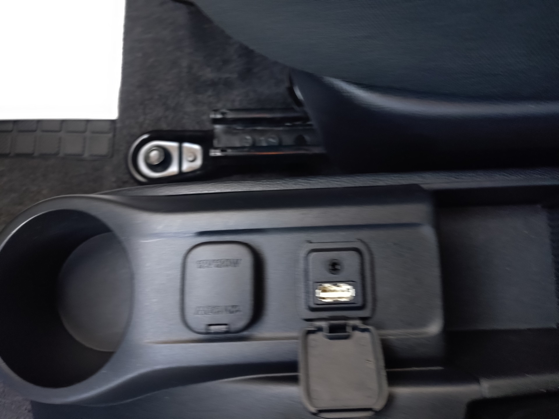MAZDA 2 1.3i 16V Exclusive-image-10