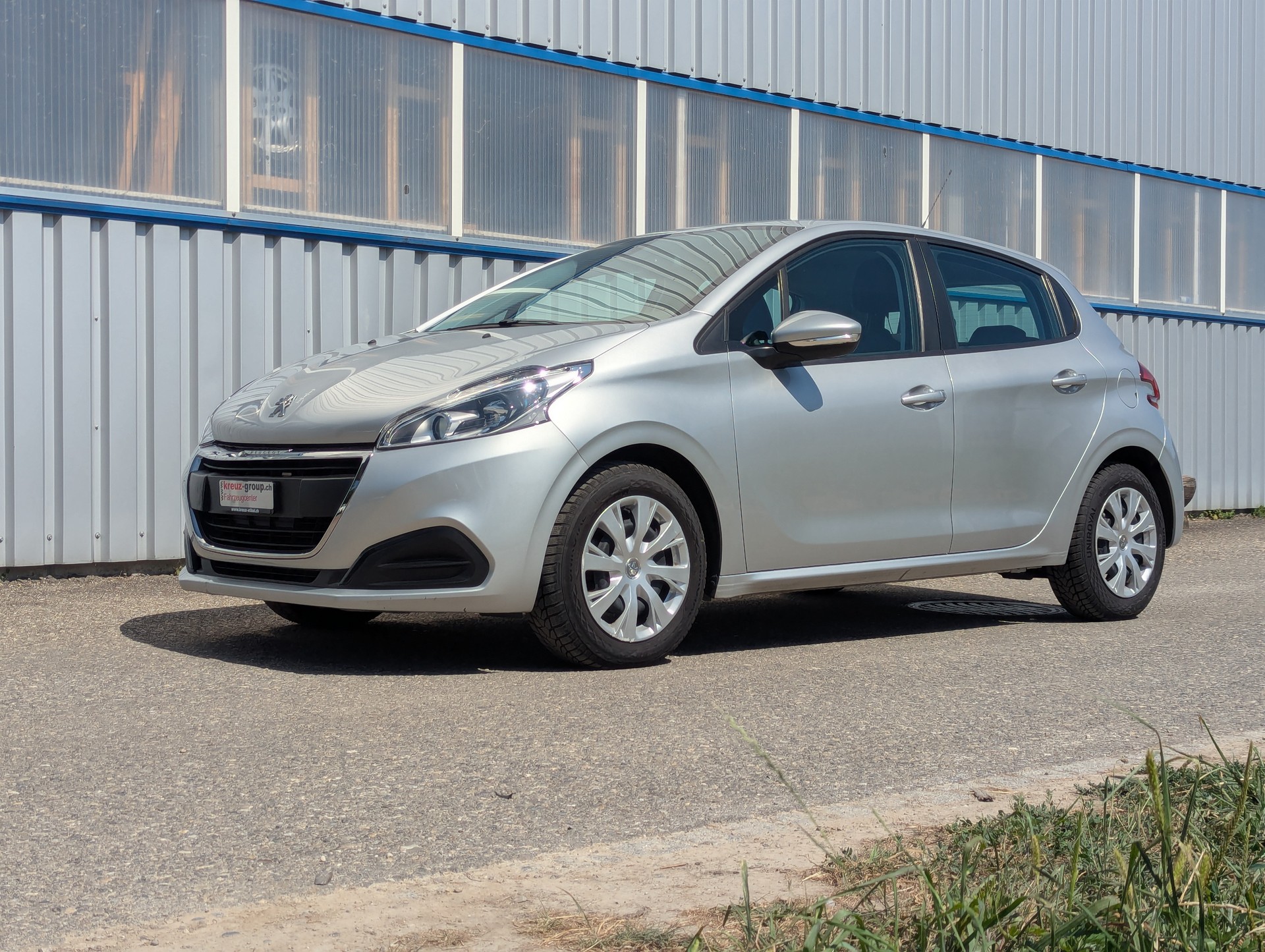 PEUGEOT 208 1.2 PureTech Active EAT6-image-1