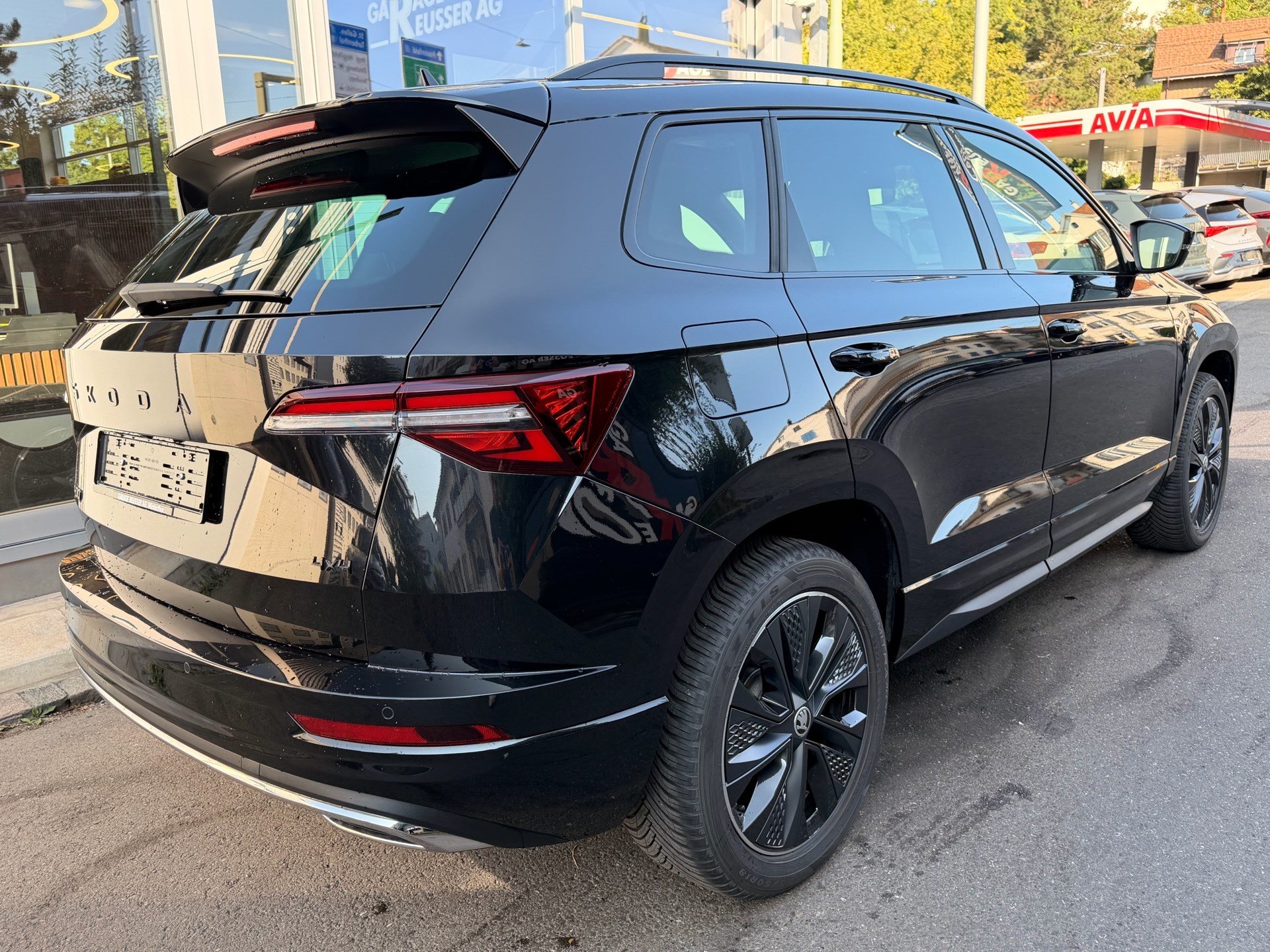 SKODA Karoq Sportline 4x4 *** PANORAMADACH ***-showroom-element-3
