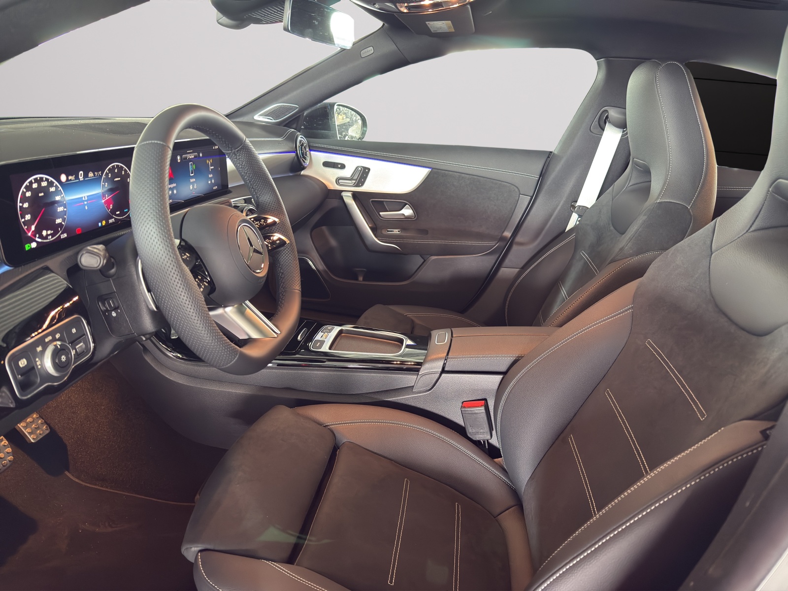 MERCEDES-BENZ CLA 250 4Matic 8G-DCT-image-8