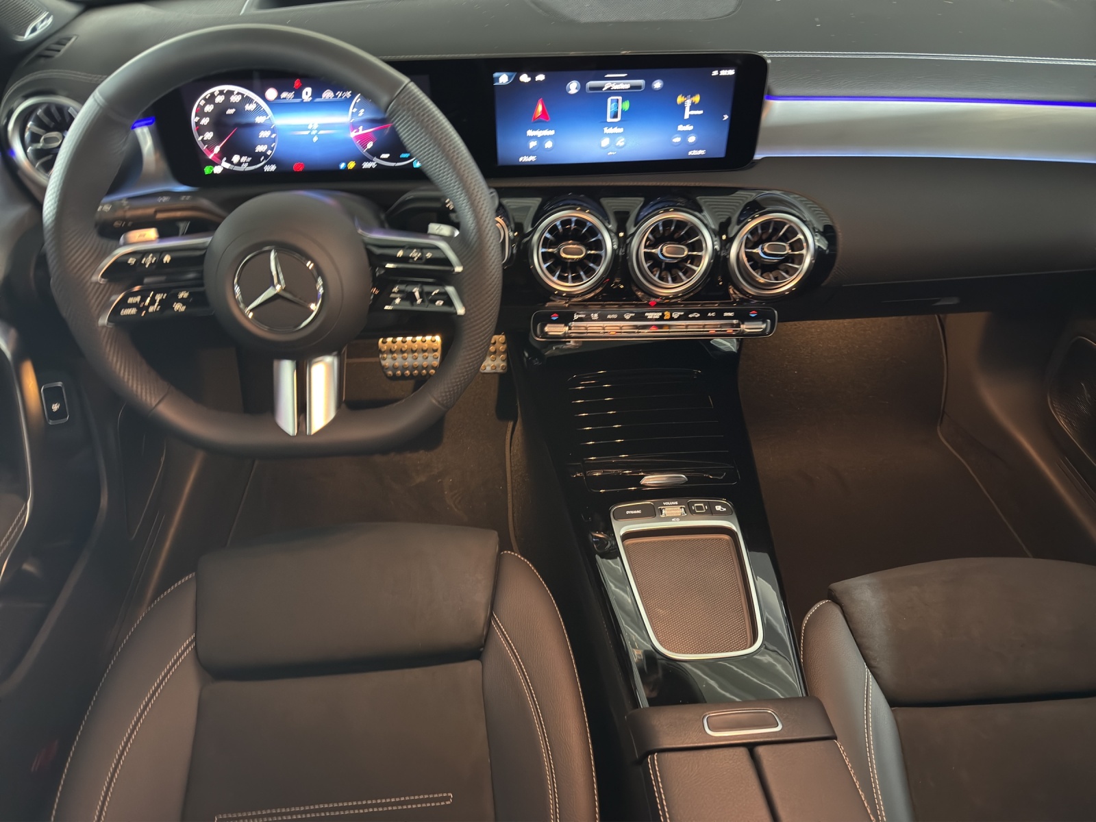 MERCEDES-BENZ CLA 250 4Matic 8G-DCT-image-11