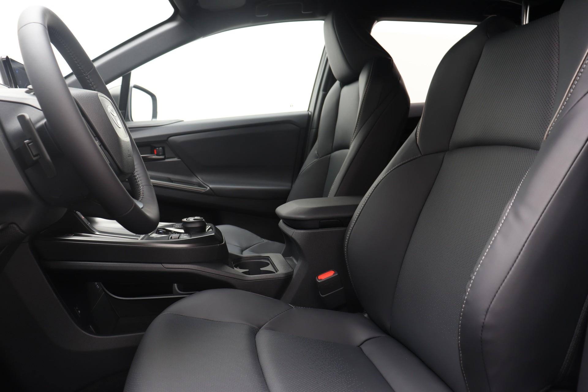 TOYOTA New bZ4X Premium AWD 2026-image-6