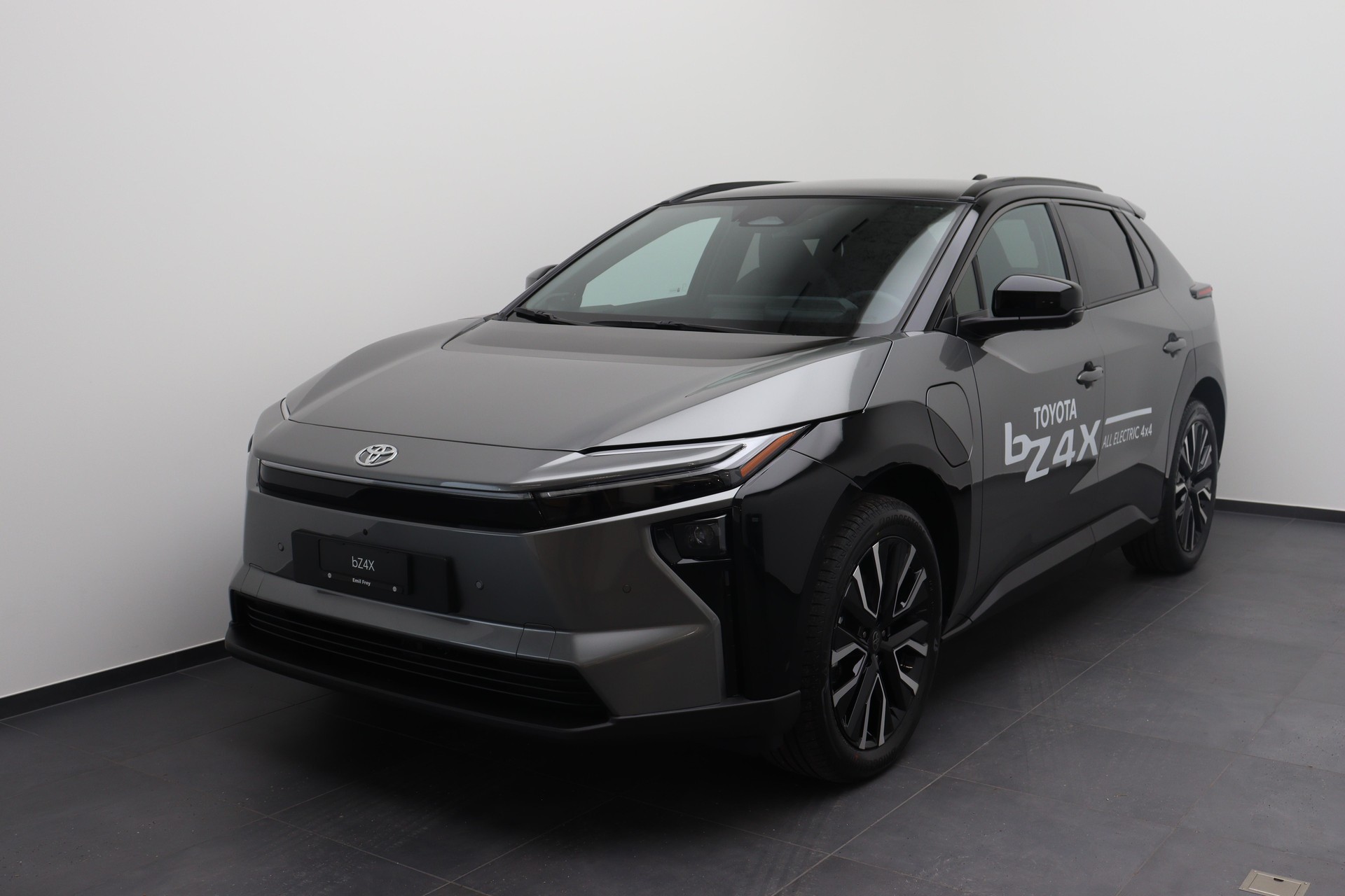 TOYOTA New bZ4X Premium AWD 2026-image-0