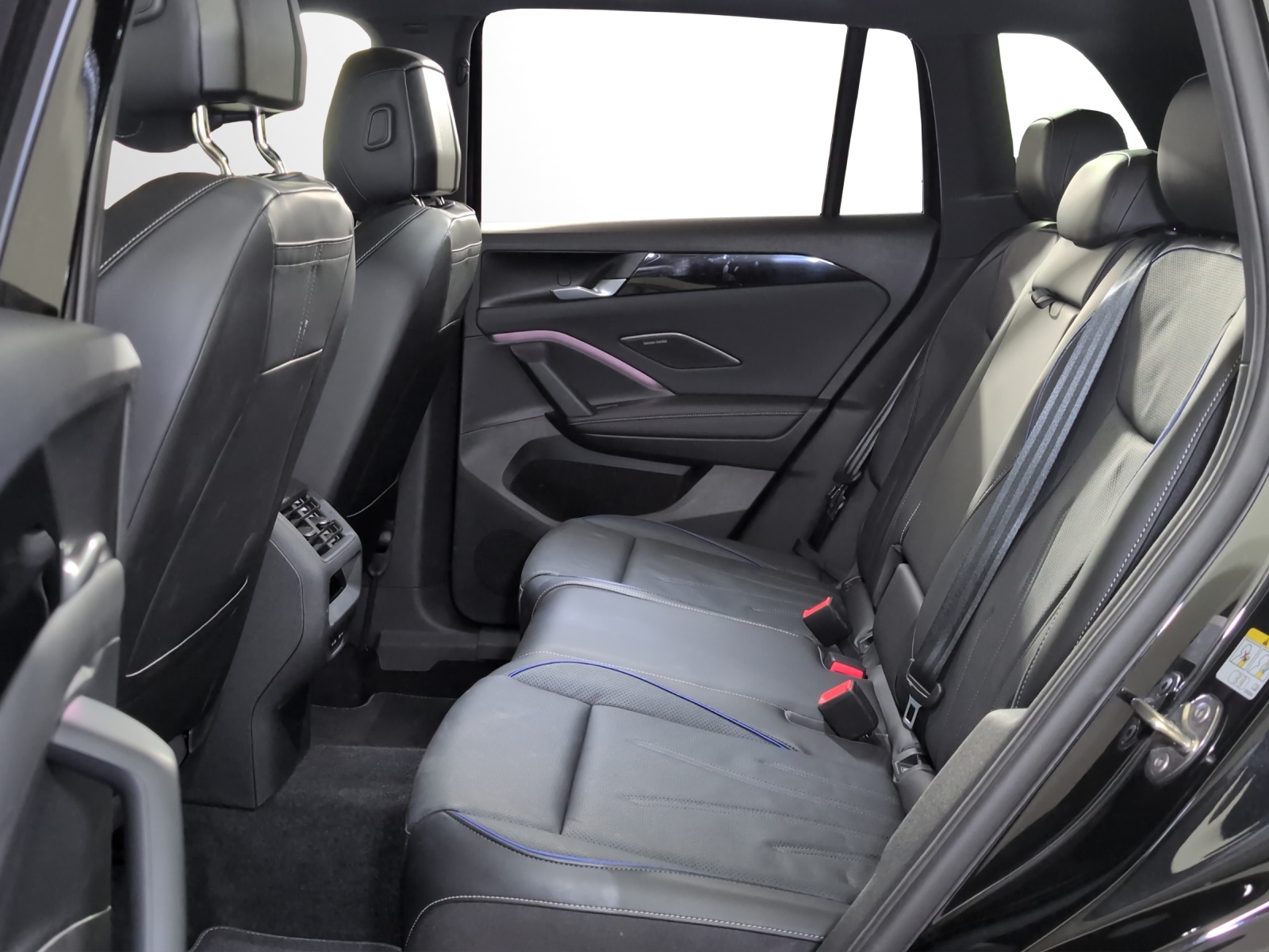 VW Tiguan 2.0 TSI United DSG 4Motion-image-7
