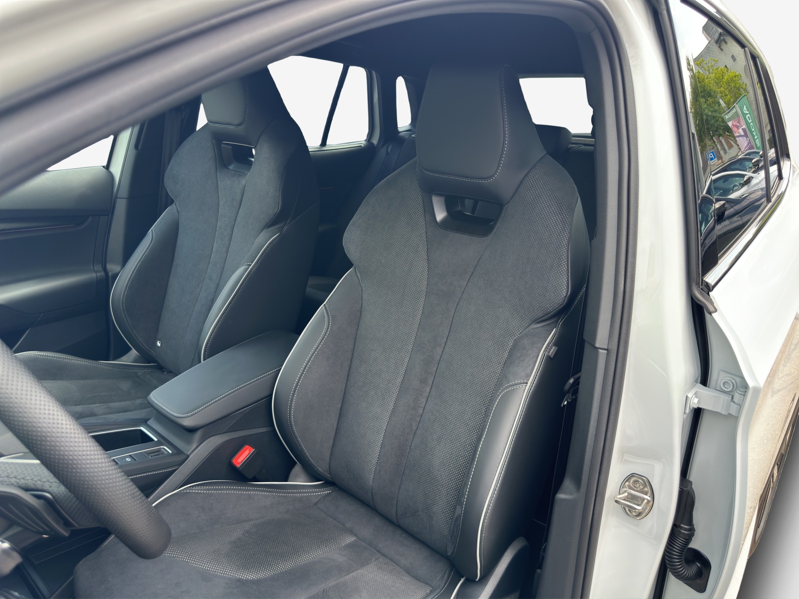 SKODA Elroq 85x Sportline 4x4-image-7
