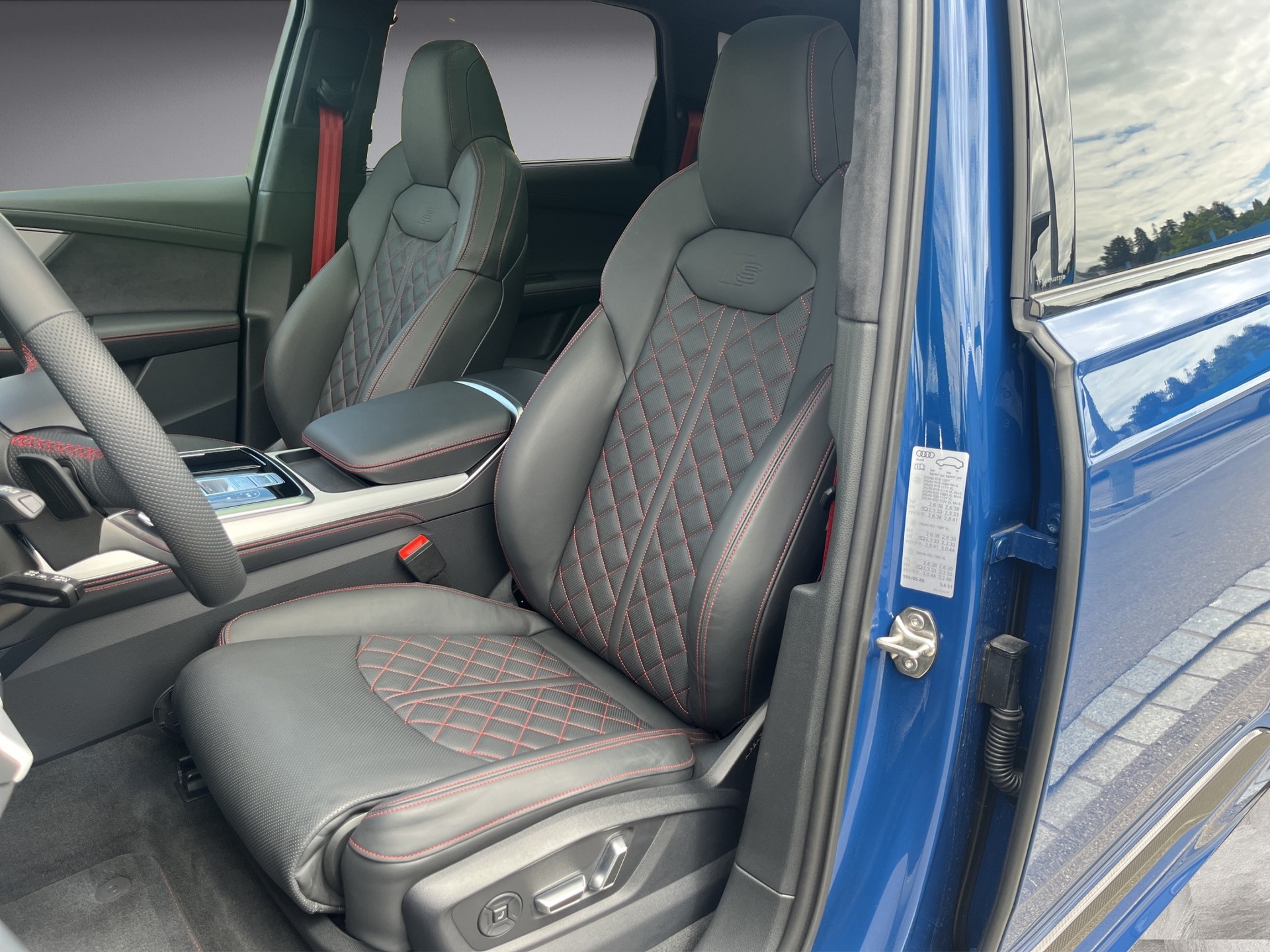 AUDI Q7 SUV TFSI quattro 250 kW S line tiptronic*7-Plätzer, AHK, S-Sportsitze PLUS, Panodach, Standheizung, (5-Jahre Garantie)-image-10