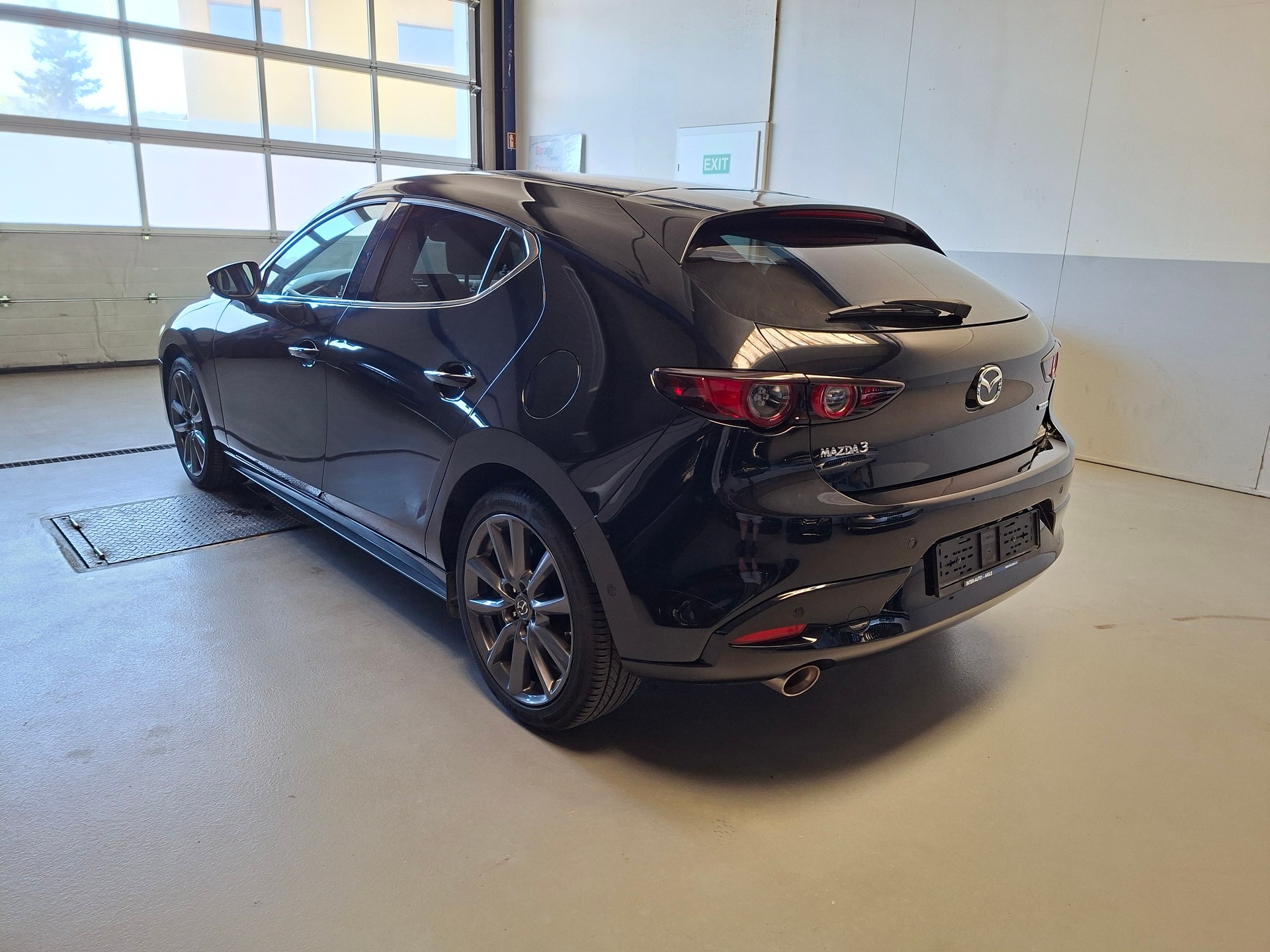 MAZDA 3 Hatchback SKYACTIV-X M Hybrid 186 Ambition Plus-image-2