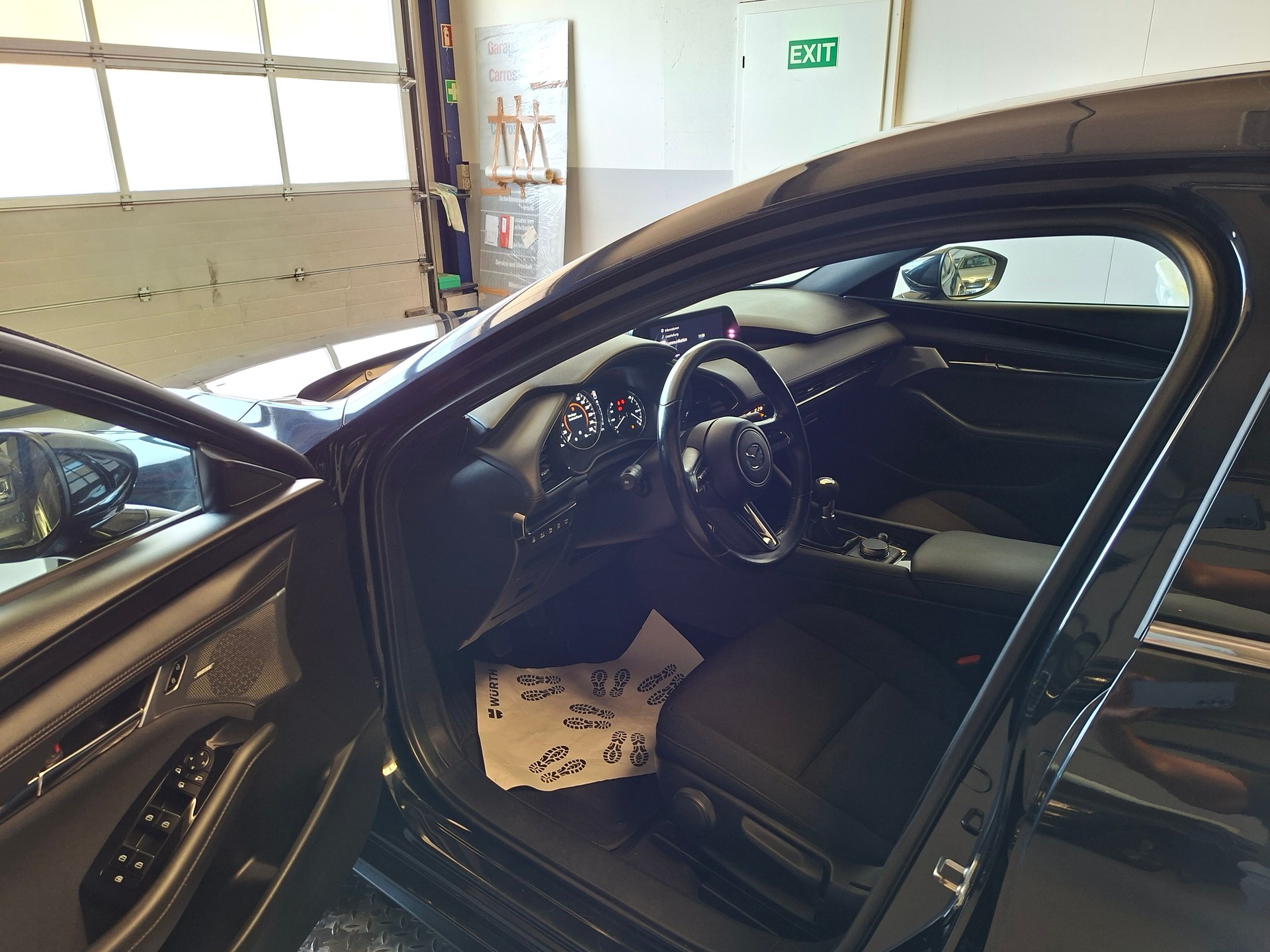 MAZDA 3 Hatchback SKYACTIV-X M Hybrid 186 Ambition Plus-image-8