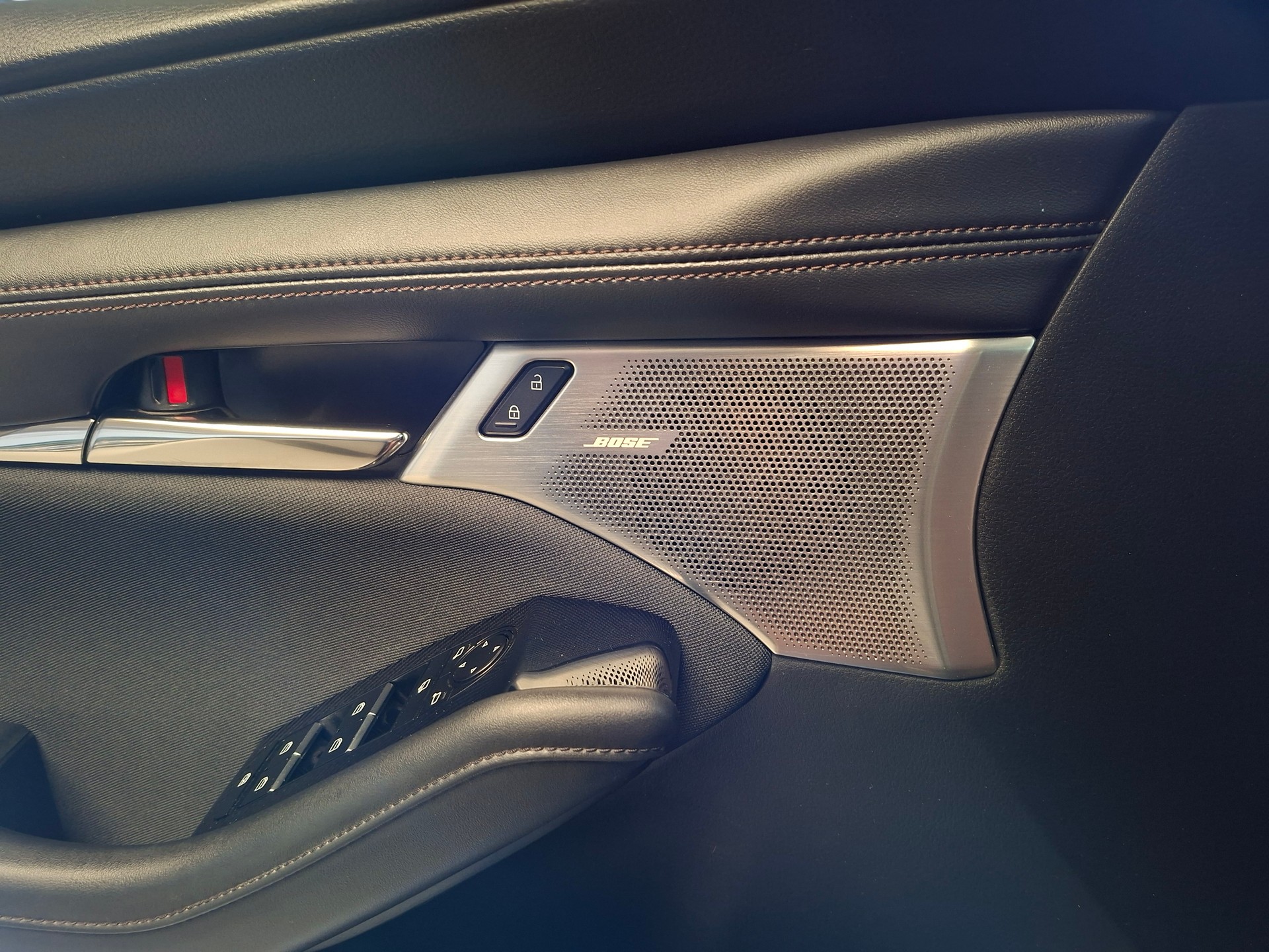 MAZDA 3 Hatchback SKYACTIV-X M Hybrid 186 Ambition Plus-image-15