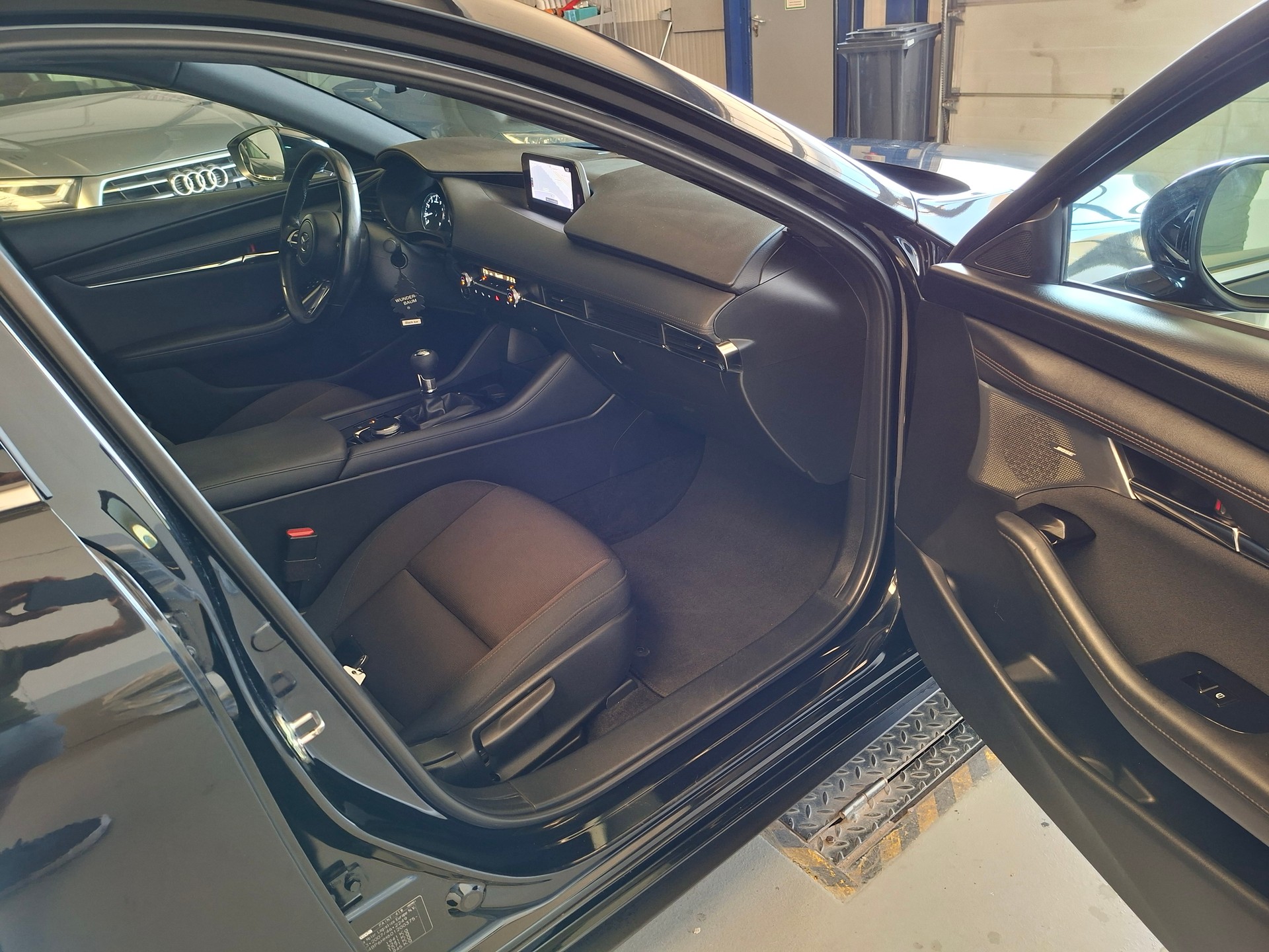 MAZDA 3 Hatchback SKYACTIV-X M Hybrid 186 Ambition Plus-image-20