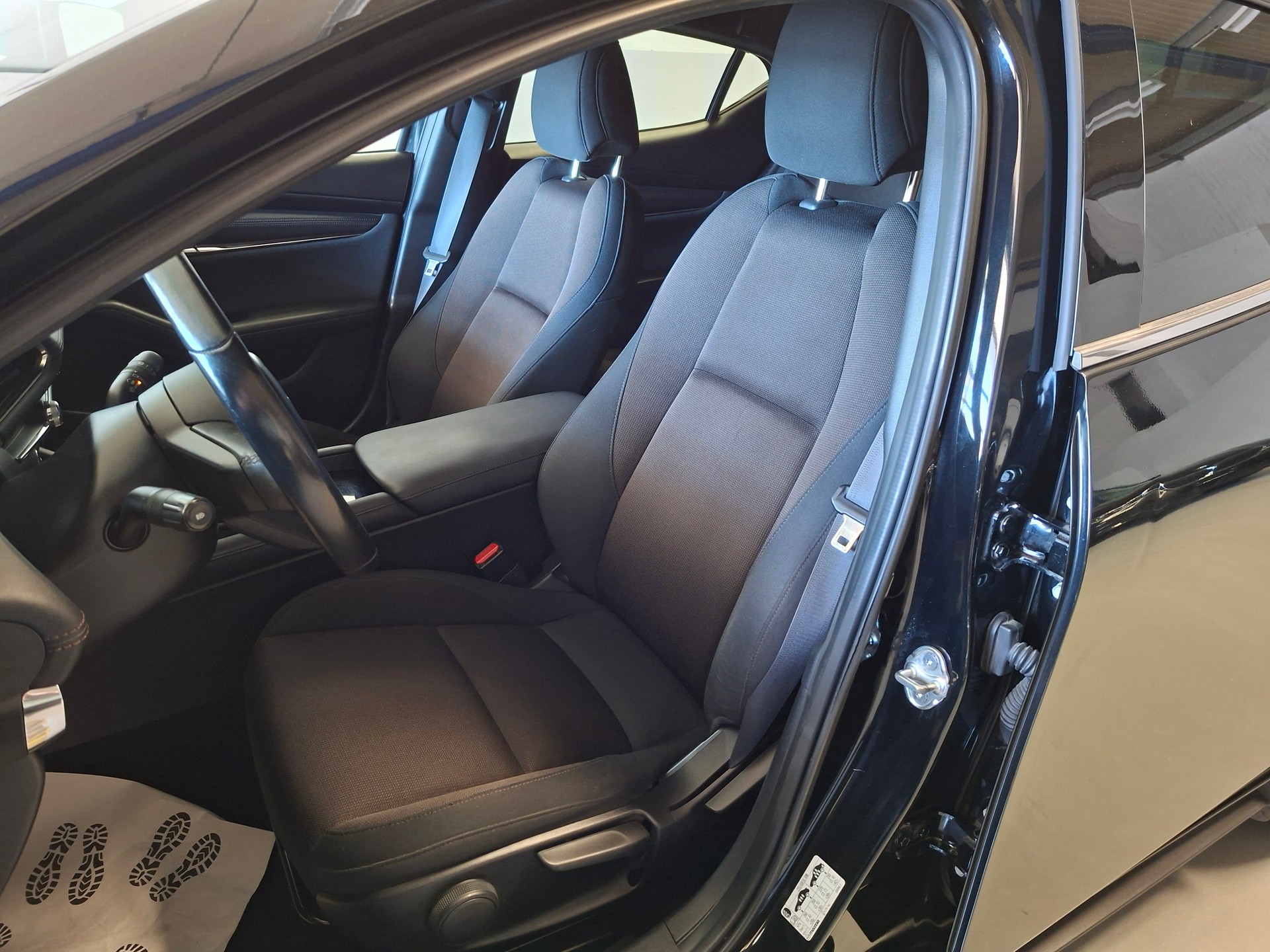 MAZDA 3 Hatchback SKYACTIV-X M Hybrid 186 Ambition Plus-image-9
