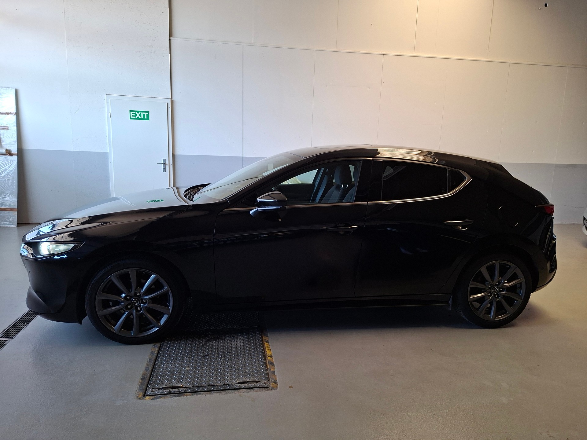 MAZDA 3 Hatchback SKYACTIV-X M Hybrid 186 Ambition Plus-image-1