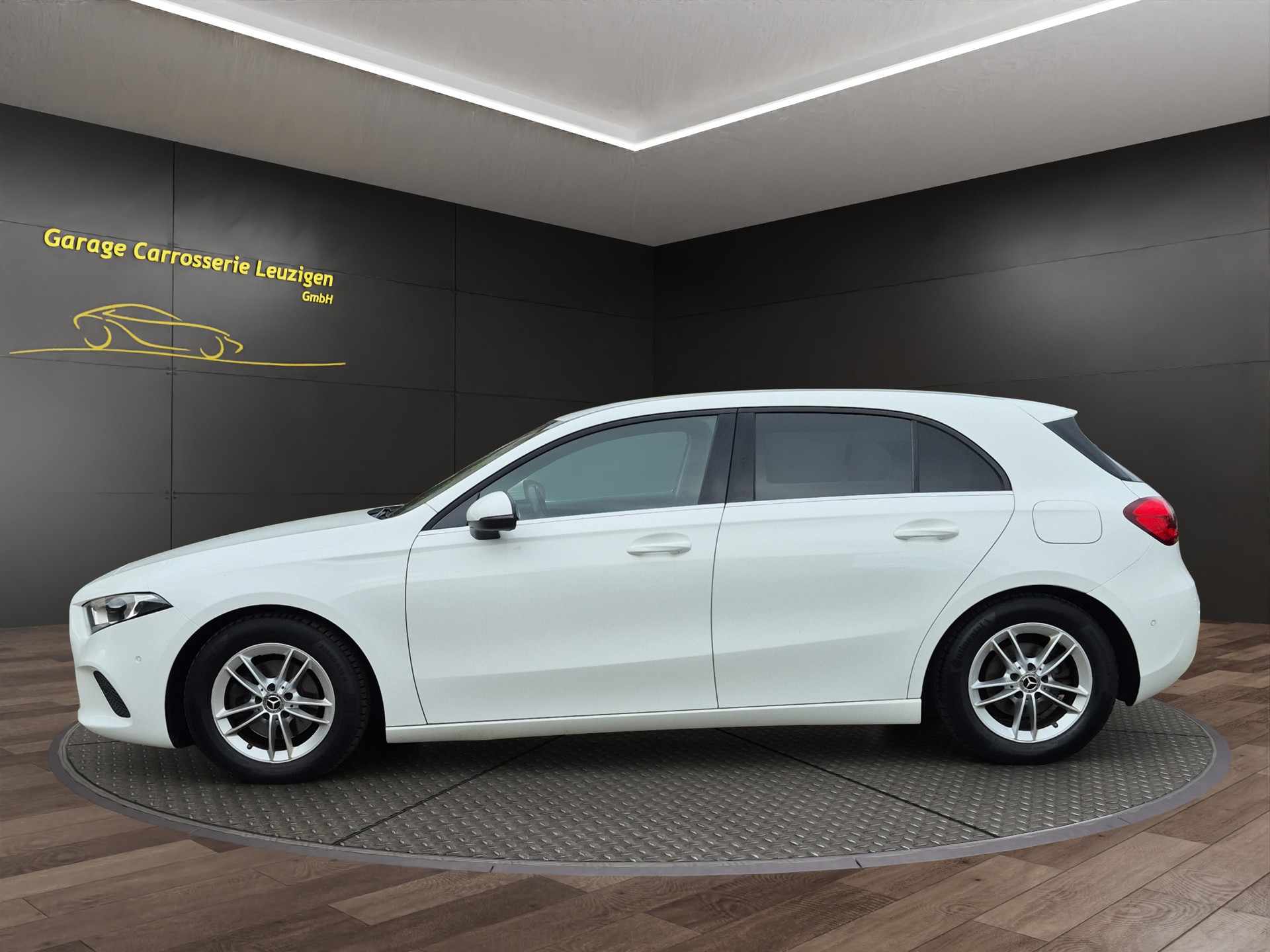 MERCEDES-BENZ A 180 d Style 7G-DCT-image-6
