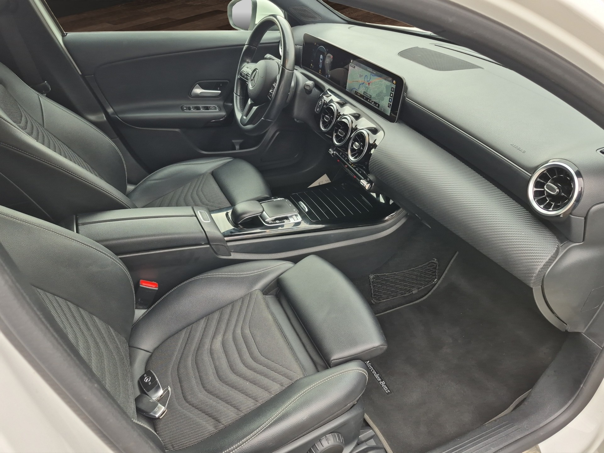 MERCEDES-BENZ A 180 d Style 7G-DCT-image-10