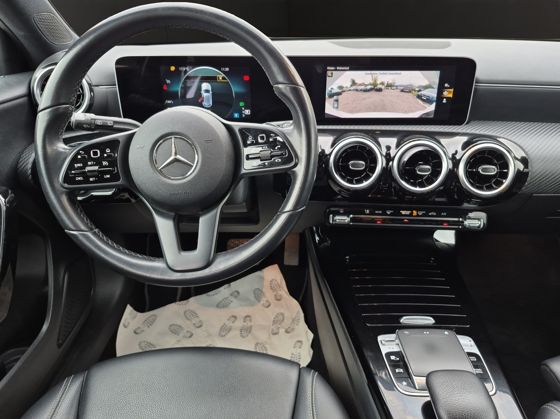 MERCEDES-BENZ A 180 d Style 7G-DCT-image-13