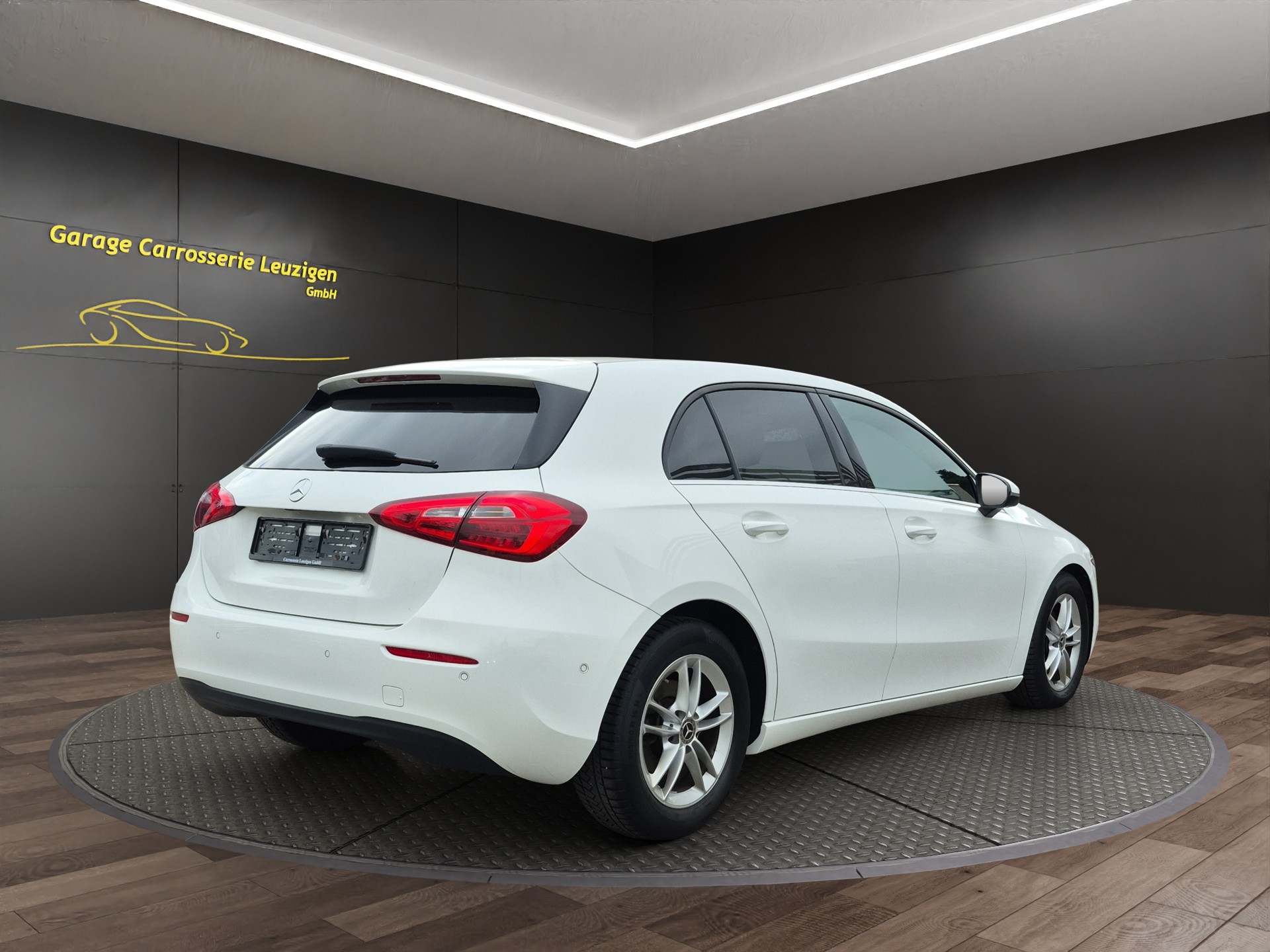 MERCEDES-BENZ A 180 d Style 7G-DCT-image-4