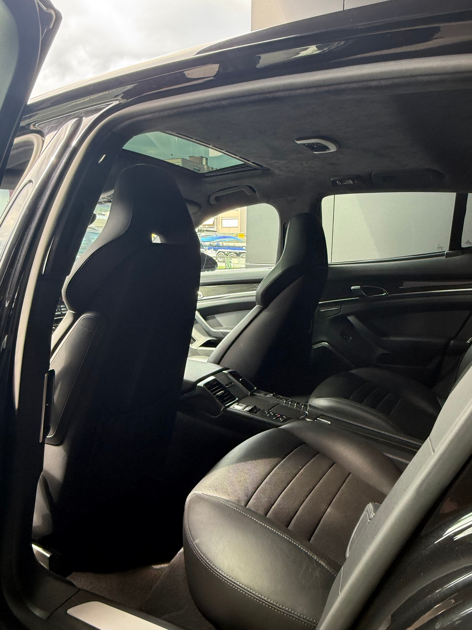 PORSCHE Panamera Turbo 4.8 PDK-image-9