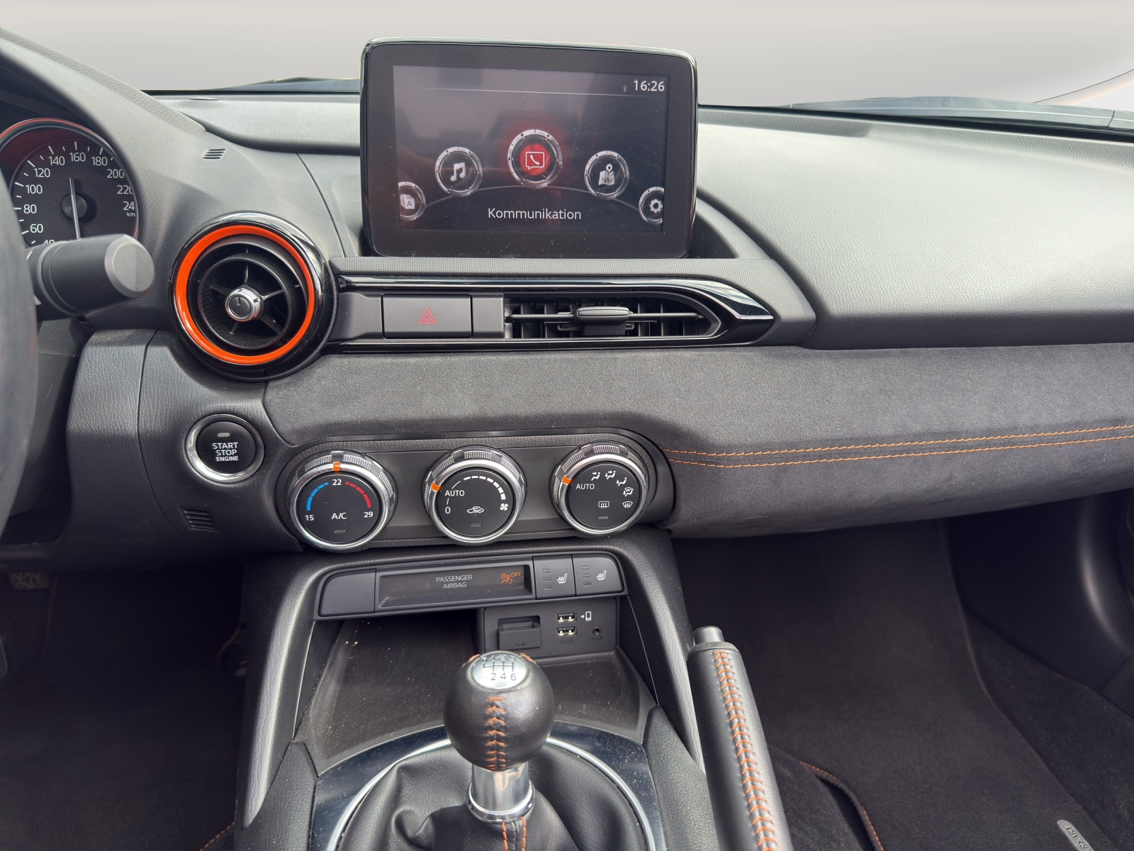 MAZDA MX-5 2.0 30th Anniversary-image-12