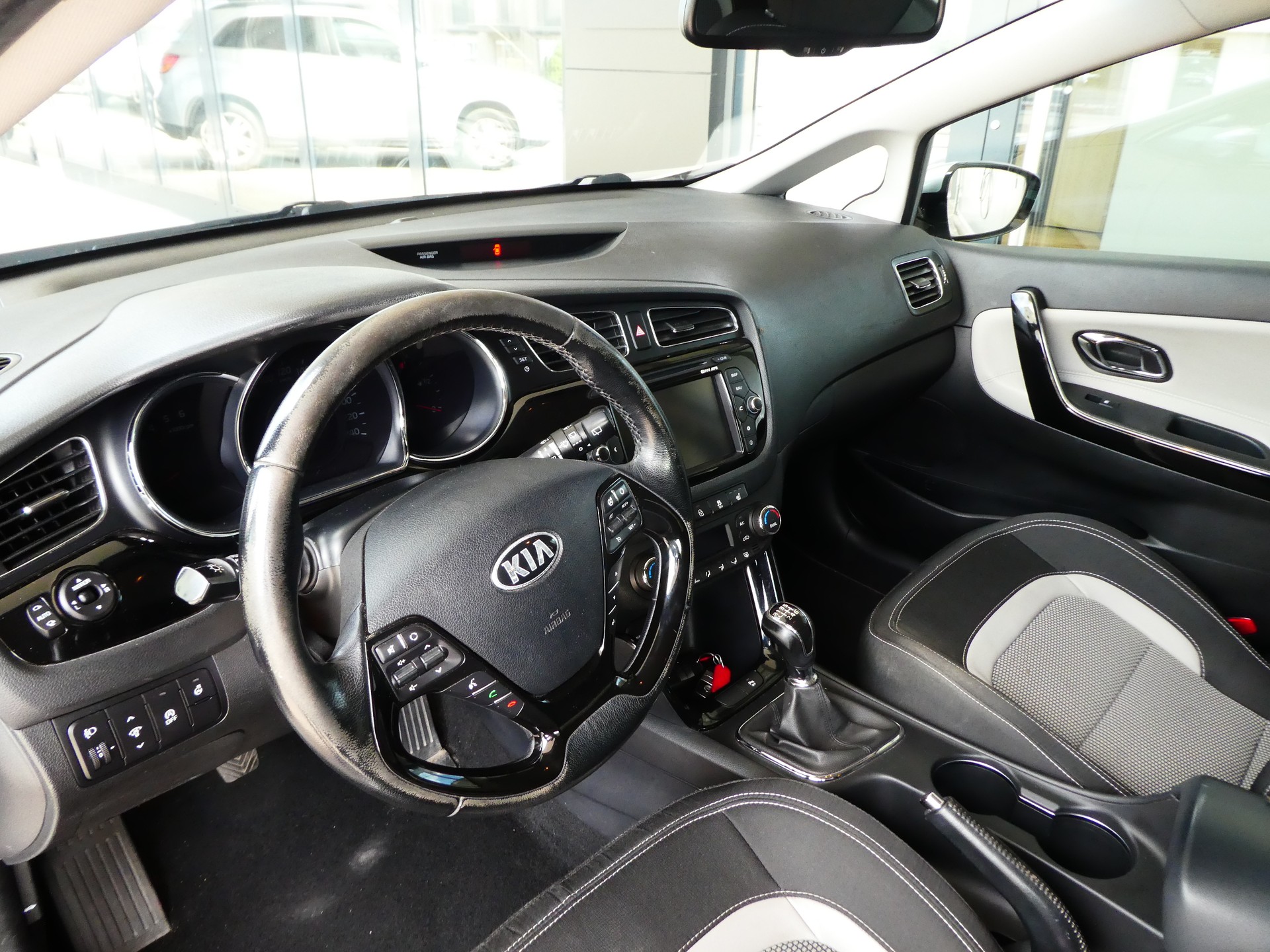 KIA Cee'd Sportswagon 1.6 CRDi Trend-image-11