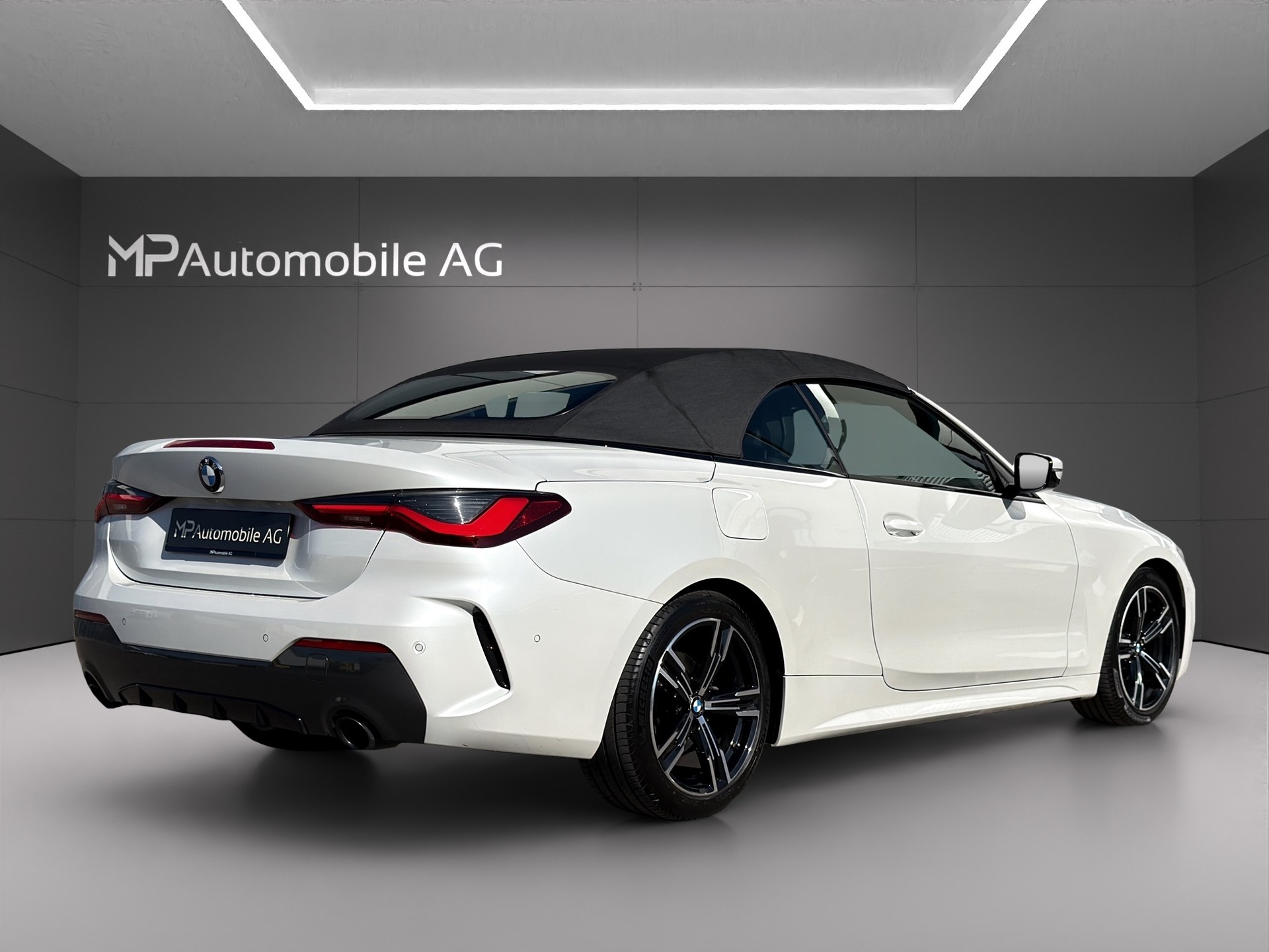 BMW 420i Cabriolet M Sport Steptronic-image-4