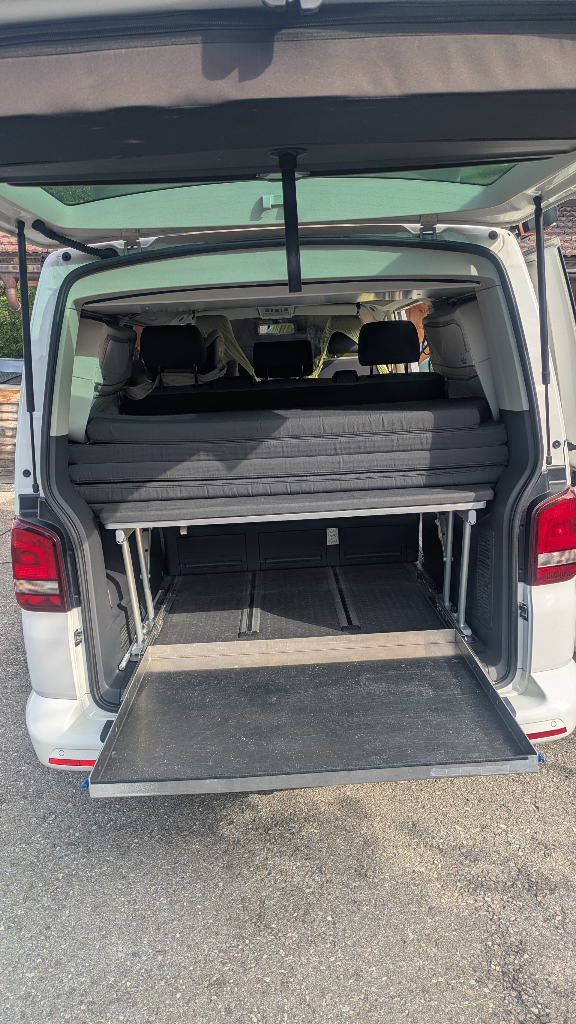 VW California Beach Edition 4Motion-image-4