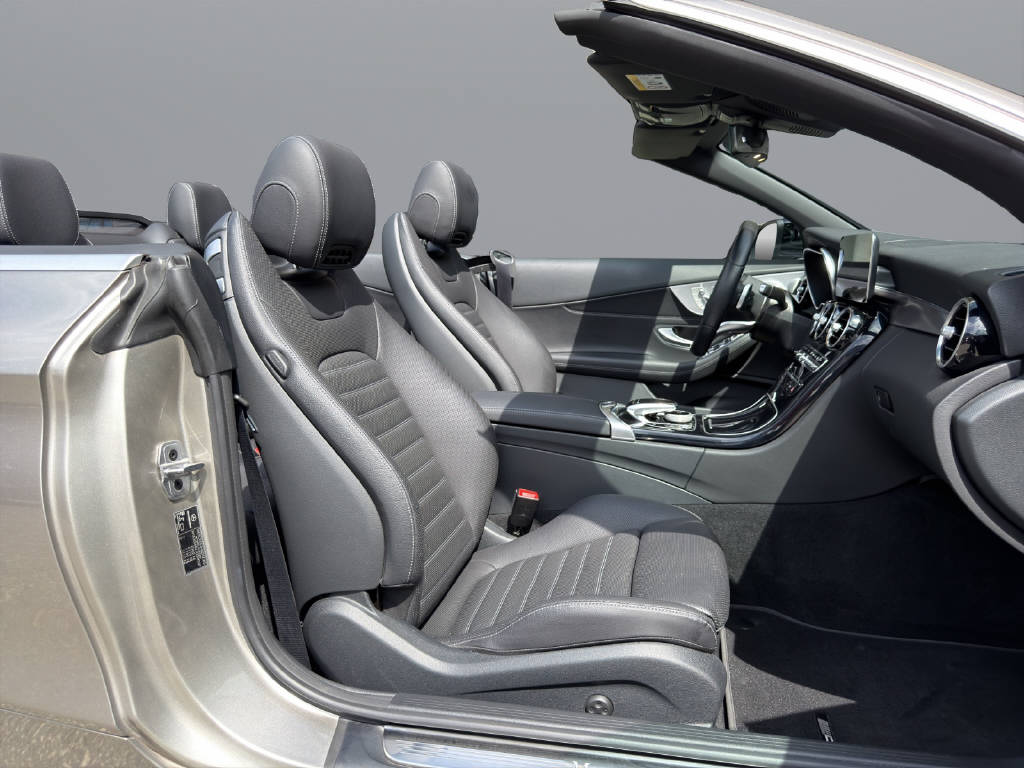 MERCEDES-BENZ C 300 AMG Line 4matic Cabriolet-image-16