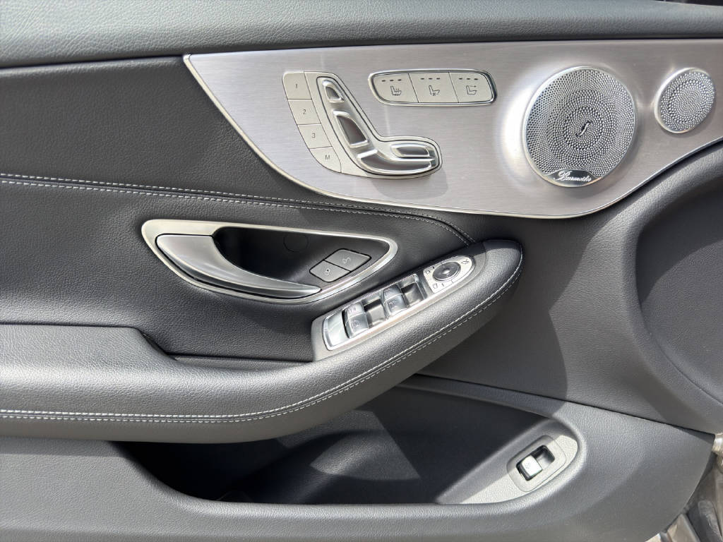 MERCEDES-BENZ C 300 AMG Line 4matic Cabriolet-image-12