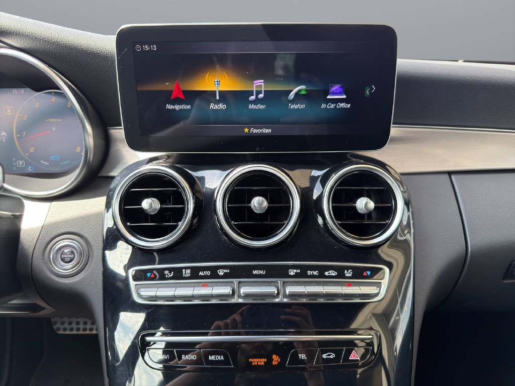 MERCEDES-BENZ C 300 AMG Line 4matic Cabriolet-image-10