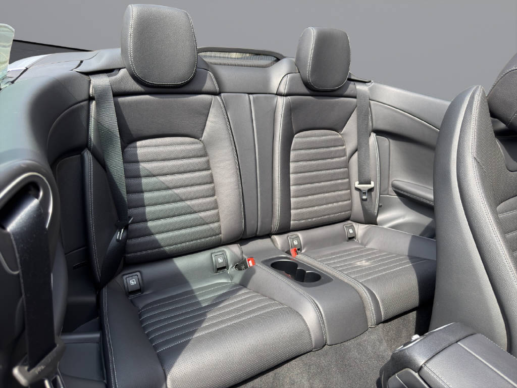 MERCEDES-BENZ C 300 AMG Line 4matic Cabriolet-image-15